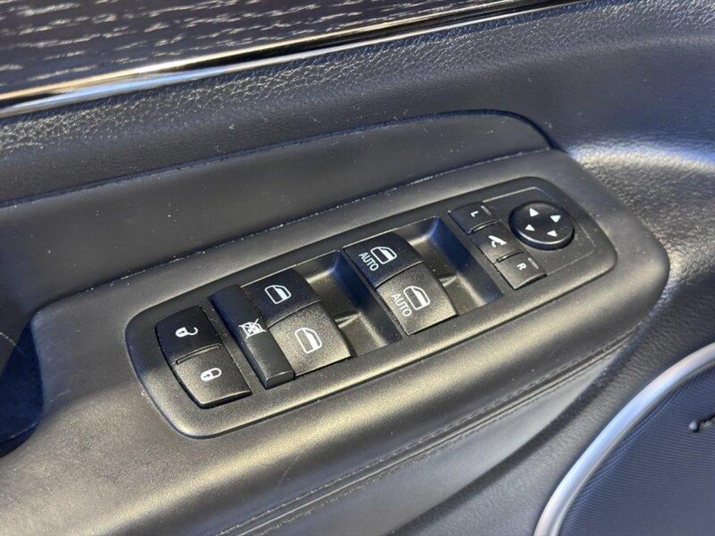 2020 Bright White Clear Coat Jeep Grand Cherokee High Altitude (1C4RJFCT7LC) with an HEMI 5.7L V8 360hp 390ft. lbs. engine, Automatic transmission, located at 25355 Eames Street, Channahon, IL, 60410, (815) 467-1807, 41.429108, -88.228432 - Luxury meets muscle in this 2020 Jeep Grand Cherokee High Altitude. Finished in clean white with blacked-out rims and trim, this SUV looks as strong as it soundsbecause under the hood sits the legendary 5.7L HEMI V8. ???? Loaded with all the bells and whistles, the High Altitude delivers premium co - Photo#15