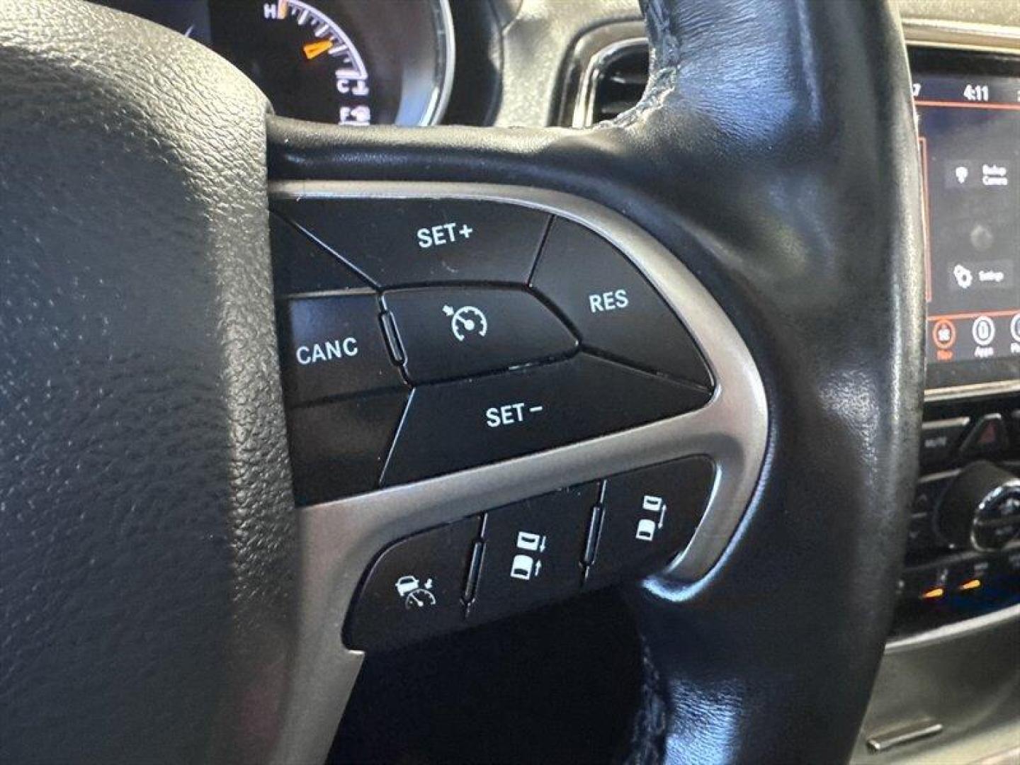 2020 Bright White Clear Coat Jeep Grand Cherokee High Altitude (1C4RJFCT7LC) with an HEMI 5.7L V8 360hp 390ft. lbs. engine, Automatic transmission, located at 25355 Eames Street, Channahon, IL, 60410, (815) 467-1807, 41.429108, -88.228432 - Luxury meets muscle in this 2020 Jeep Grand Cherokee High Altitude. Finished in clean white with blacked-out rims and trim, this SUV looks as strong as it soundsbecause under the hood sits the legendary 5.7L HEMI V8. ???? Loaded with all the bells and whistles, the High Altitude delivers premium co - Photo#24