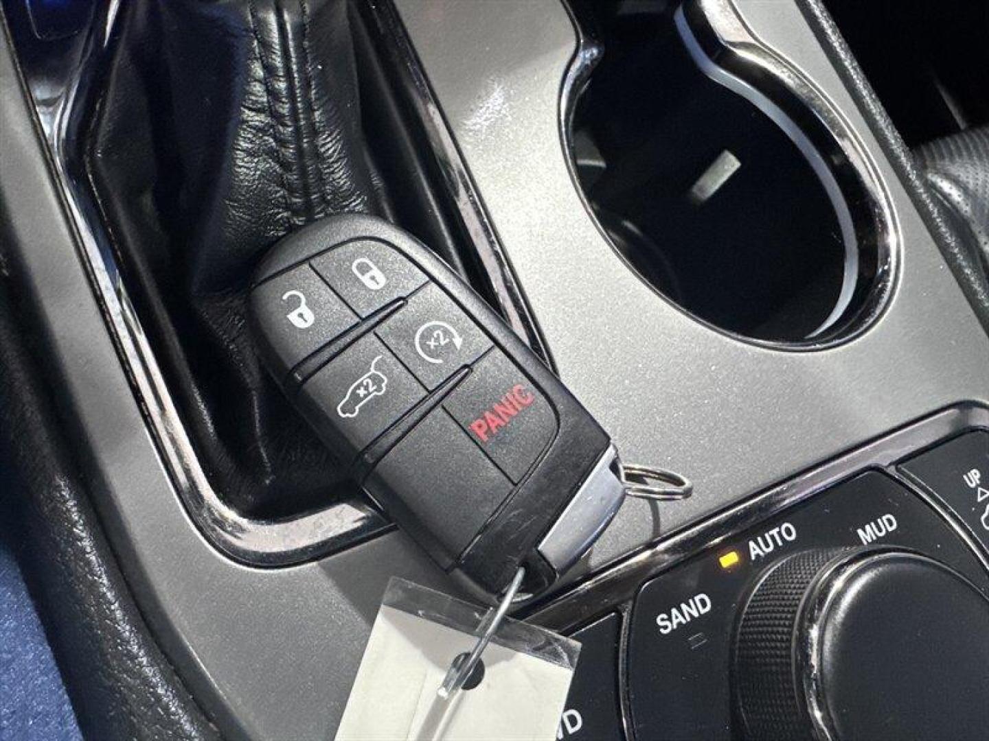 2020 Bright White Clear Coat Jeep Grand Cherokee High Altitude (1C4RJFCT7LC) with an HEMI 5.7L V8 360hp 390ft. lbs. engine, Automatic transmission, located at 25355 Eames Street, Channahon, IL, 60410, (815) 467-1807, 41.429108, -88.228432 - Luxury meets muscle in this 2020 Jeep Grand Cherokee High Altitude. Finished in clean white with blacked-out rims and trim, this SUV looks as strong as it soundsbecause under the hood sits the legendary 5.7L HEMI V8. ???? Loaded with all the bells and whistles, the High Altitude delivers premium co - Photo#26