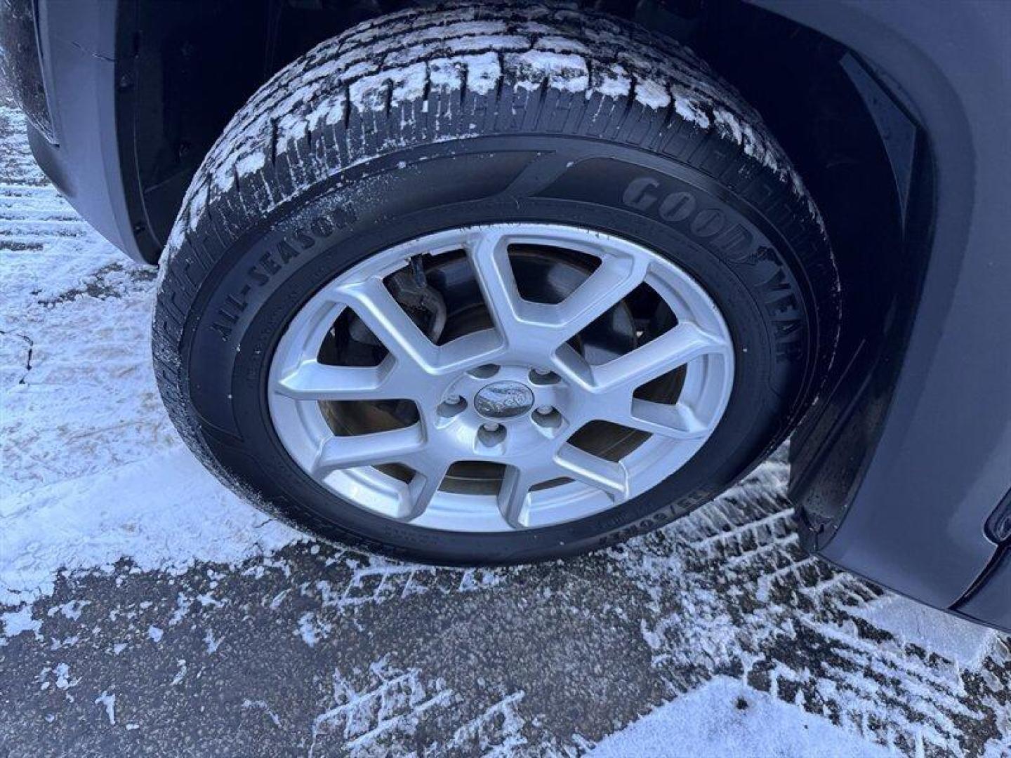 2019 Black Clear Coat Jeep Renegade Latitude (ZACNJABB2KP) with an Tigershark 2.4L I4 180hp 175ft. lbs. engine, Automatic transmission, located at 25355 Eames Street, Channahon, IL, 60410, (815) 467-1807, 41.429108, -88.228432 - Meet the 2019 Jeep Renegade Latitude small SUV, big attitude. Dressed in sleek Black Clear Coat with a Black/Ski Grey interior, this little box of fun packs the Tigershark 2.4L I4 under the hood, serving up 180 hp and 175 lb-ft of torque through a smooth 9-speed automatic. Translation: peppy city s - Photo#9