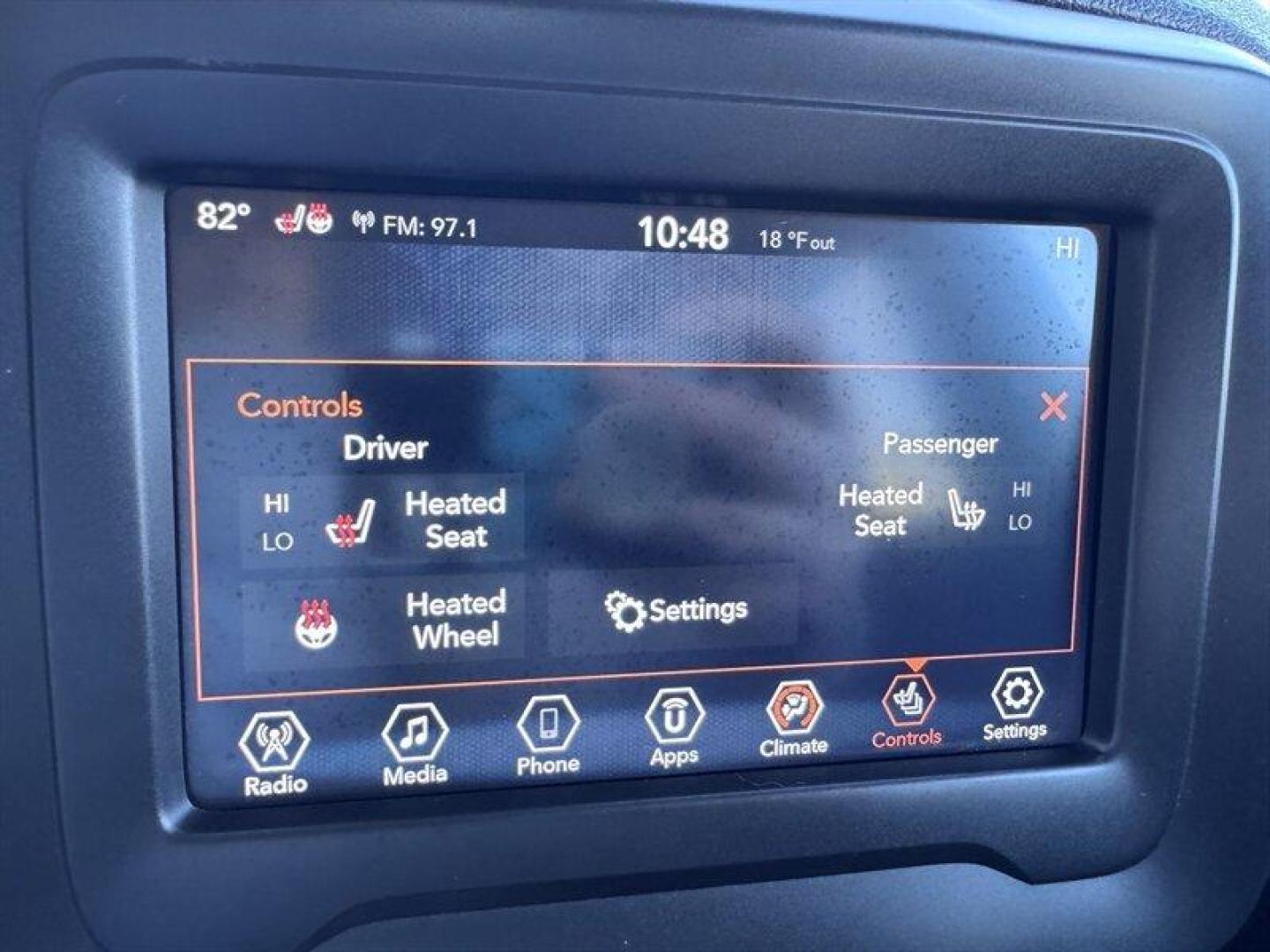 2019 Black Clear Coat Jeep Renegade Latitude (ZACNJABB2KP) with an Tigershark 2.4L I4 180hp 175ft. lbs. engine, Automatic transmission, located at 25355 Eames Street, Channahon, IL, 60410, (815) 467-1807, 41.429108, -88.228432 - Meet the 2019 Jeep Renegade Latitude small SUV, big attitude. Dressed in sleek Black Clear Coat with a Black/Ski Grey interior, this little box of fun packs the Tigershark 2.4L I4 under the hood, serving up 180 hp and 175 lb-ft of torque through a smooth 9-speed automatic. Translation: peppy city s - Photo#17