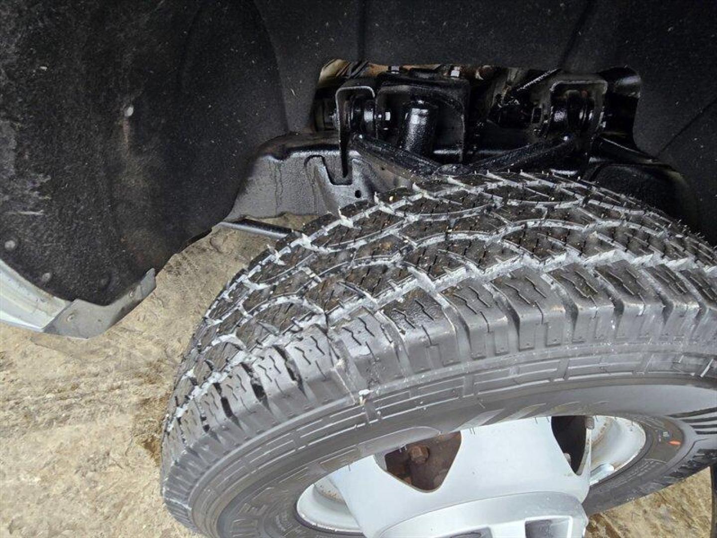 2016 White Chevrolet Silverado 3500 Work Truck (1GB4CYCG9GF) with an Vortec 6.0L V8 360hp 380ft. lbs. engine, Automatic transmission, located at 25355 Eames Street, Channahon, IL, 60410, (815) 467-1807, 41.429108, -88.228432 - ** FULLY SERVICED, 9 FOOT KNAPHEIDE FLAT BED, 6 BRAND NEW TIRES, ONLY 60,000 MILES. **2016 Chevrolet Silverado 3500 Work Truck Vortec 6.0L V8 (360 hp / 380 lb-ft) This 2016 Chevrolet Silverado 3500 Work Truck is finished in White with a Gray interior and is in excellent overall condition. It is po - Photo#27