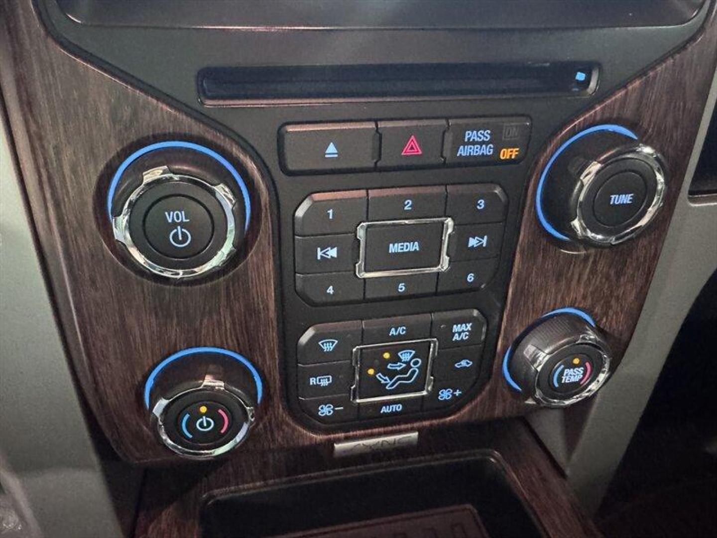 2013 Blue Jeans Metallic Ford F-150 Lariat (1FTFW1EF0DF) with an 5.0L Flex Fuel V8 360hp 380ft. lbs. engine, Automatic transmission, located at 25355 Eames Street, Channahon, IL, 60410, (815) 467-1807, 41.429108, -88.228432 - 2013 Ford F-150 Lariat Blue Jeans Metallic exterior with Steel Gray leather interior. Powerful and refined, this Lariat is factory-equipped with Fords 5.0L Flex Fuel V8 producing 360 hp and 380 lb-ft of torque, paired with a 6-speed automatic transmission with Tow/Haul capability to provide confide - Photo#21