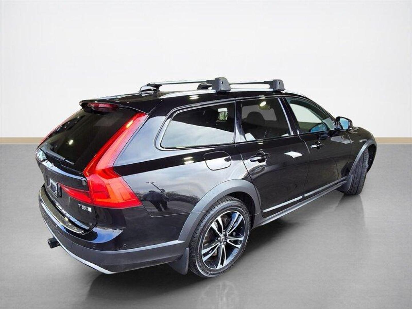 2018 Onyx Black Metallic Volvo V90 Cross Country T5 (YV4102NK4J1) with an 2.0L Turbo I4 250hp 258ft. lbs. engine, Automatic transmission, located at 25355 Eames Street, Channahon, IL, 60410, (815) 467-1807, 41.429108, -88.228432 - Meet the 2018 Volvo V90 Cross Country T5 the stylish, sensible, slightly rebellious wagon that says I like my yoga pants and my weekend adventures in one perfectly crafted Scandinavian sentence. Power and efficiency - 2.0L Turbo I4 putting out a zesty 250 hp and 258 lb-ft of torque - Smooth-shifti - Photo#3