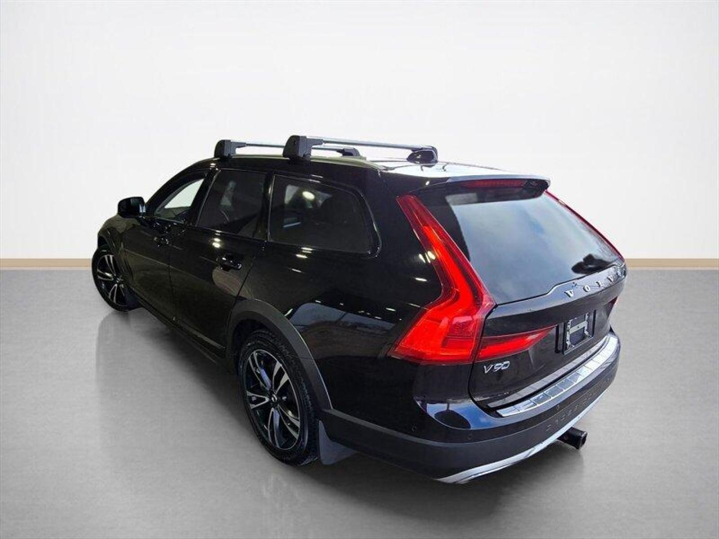 2018 Onyx Black Metallic Volvo V90 Cross Country T5 (YV4102NK4J1) with an 2.0L Turbo I4 250hp 258ft. lbs. engine, Automatic transmission, located at 25355 Eames Street, Channahon, IL, 60410, (815) 467-1807, 41.429108, -88.228432 - Meet the 2018 Volvo V90 Cross Country T5 the stylish, sensible, slightly rebellious wagon that says I like my yoga pants and my weekend adventures in one perfectly crafted Scandinavian sentence. Power and efficiency - 2.0L Turbo I4 putting out a zesty 250 hp and 258 lb-ft of torque - Smooth-shifti - Photo#5