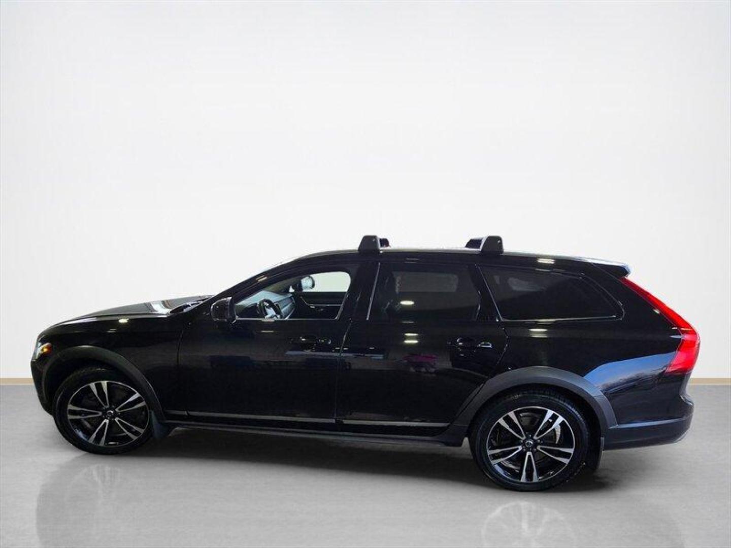 2018 Onyx Black Metallic Volvo V90 Cross Country T5 (YV4102NK4J1) with an 2.0L Turbo I4 250hp 258ft. lbs. engine, Automatic transmission, located at 25355 Eames Street, Channahon, IL, 60410, (815) 467-1807, 41.429108, -88.228432 - Meet the 2018 Volvo V90 Cross Country T5 the stylish, sensible, slightly rebellious wagon that says I like my yoga pants and my weekend adventures in one perfectly crafted Scandinavian sentence. Power and efficiency - 2.0L Turbo I4 putting out a zesty 250 hp and 258 lb-ft of torque - Smooth-shifti - Photo#6