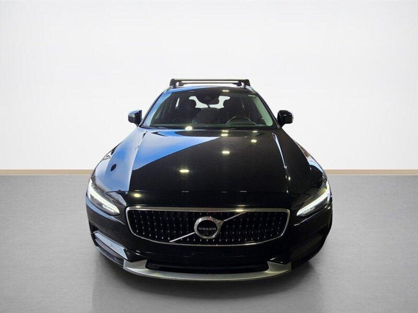 2018 Onyx Black Metallic Volvo V90 Cross Country T5 (YV4102NK4J1) with an 2.0L Turbo I4 250hp 258ft. lbs. engine, Automatic transmission, located at 25355 Eames Street, Channahon, IL, 60410, (815) 467-1807, 41.429108, -88.228432 - Meet the 2018 Volvo V90 Cross Country T5 the stylish, sensible, slightly rebellious wagon that says I like my yoga pants and my weekend adventures in one perfectly crafted Scandinavian sentence. Power and efficiency - 2.0L Turbo I4 putting out a zesty 250 hp and 258 lb-ft of torque - Smooth-shifti - Photo#8