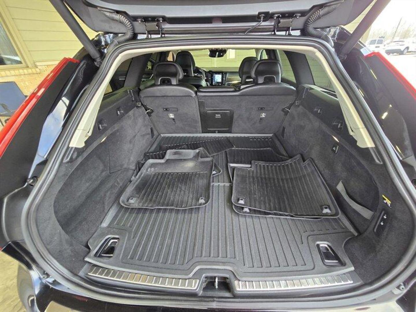 2018 Onyx Black Metallic Volvo V90 Cross Country T5 (YV4102NK4J1) with an 2.0L Turbo I4 250hp 258ft. lbs. engine, Automatic transmission, located at 25355 Eames Street, Channahon, IL, 60410, (815) 467-1807, 41.429108, -88.228432 - Meet the 2018 Volvo V90 Cross Country T5 the stylish, sensible, slightly rebellious wagon that says I like my yoga pants and my weekend adventures in one perfectly crafted Scandinavian sentence. Power and efficiency - 2.0L Turbo I4 putting out a zesty 250 hp and 258 lb-ft of torque - Smooth-shifti - Photo#28