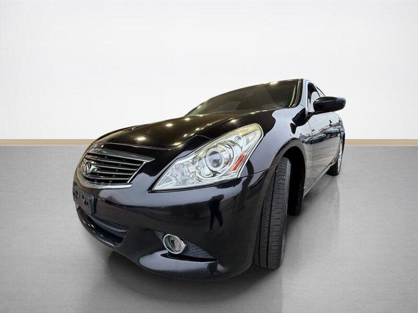2013 Malbec Black INFINITI G37 Sedan X (JN1CV6AR0DM) with an 3.7L V6 328hp 269ft. lbs. engine, Automatic transmission, located at 25355 Eames Street, Channahon, IL, 60410, (815) 467-1807, 41.429108, -88.228432 - LOCAL TRADE. NEEDS NORMAL MAIT...TIRES, BRAKES ETC. PRICED TO SELL ACCORDINGLY. - Photo#7
