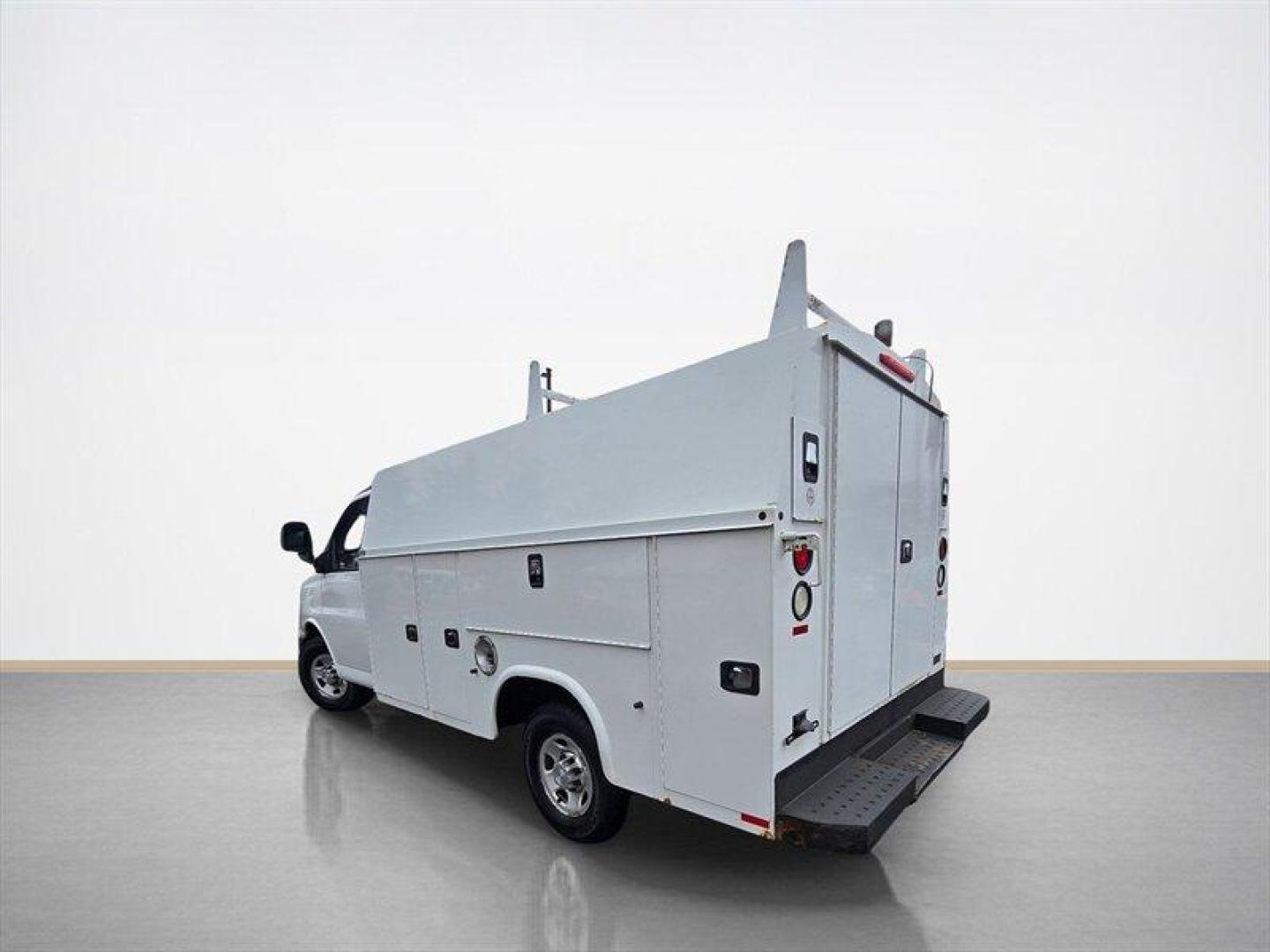 2015 White Chevrolet Express Work Van Cutaway (1GB0G2CG3F1) with an Vortec 6.0L Flex Fuel V8 342hp 373ft. lbs. engine, Automatic transmission, located at 25355 Eames Street, Channahon, IL, 60410, (815) 467-1807, 41.429108, -88.228432 - *12 FOOT KNAPHEIDE KUV PLUMBERS VAN* CLEAN LOCAL TRADE. JUST SERVICED! - Photo#5