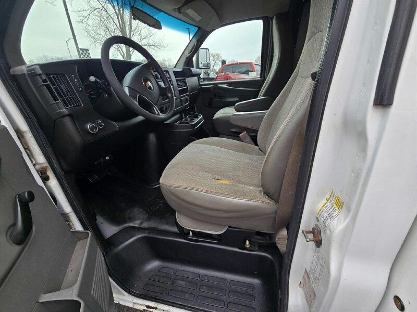 2015 White Chevrolet Express Work Van Cutaway (1GB0G2CG3F1) with an Vortec 6.0L Flex Fuel V8 342hp 373ft. lbs. engine, Automatic transmission, located at 25355 Eames Street, Channahon, IL, 60410, (815) 467-1807, 41.429108, -88.228432 - *12 FOOT KNAPHEIDE KUV PLUMBERS VAN* CLEAN LOCAL TRADE. JUST SERVICED! - Photo#9
