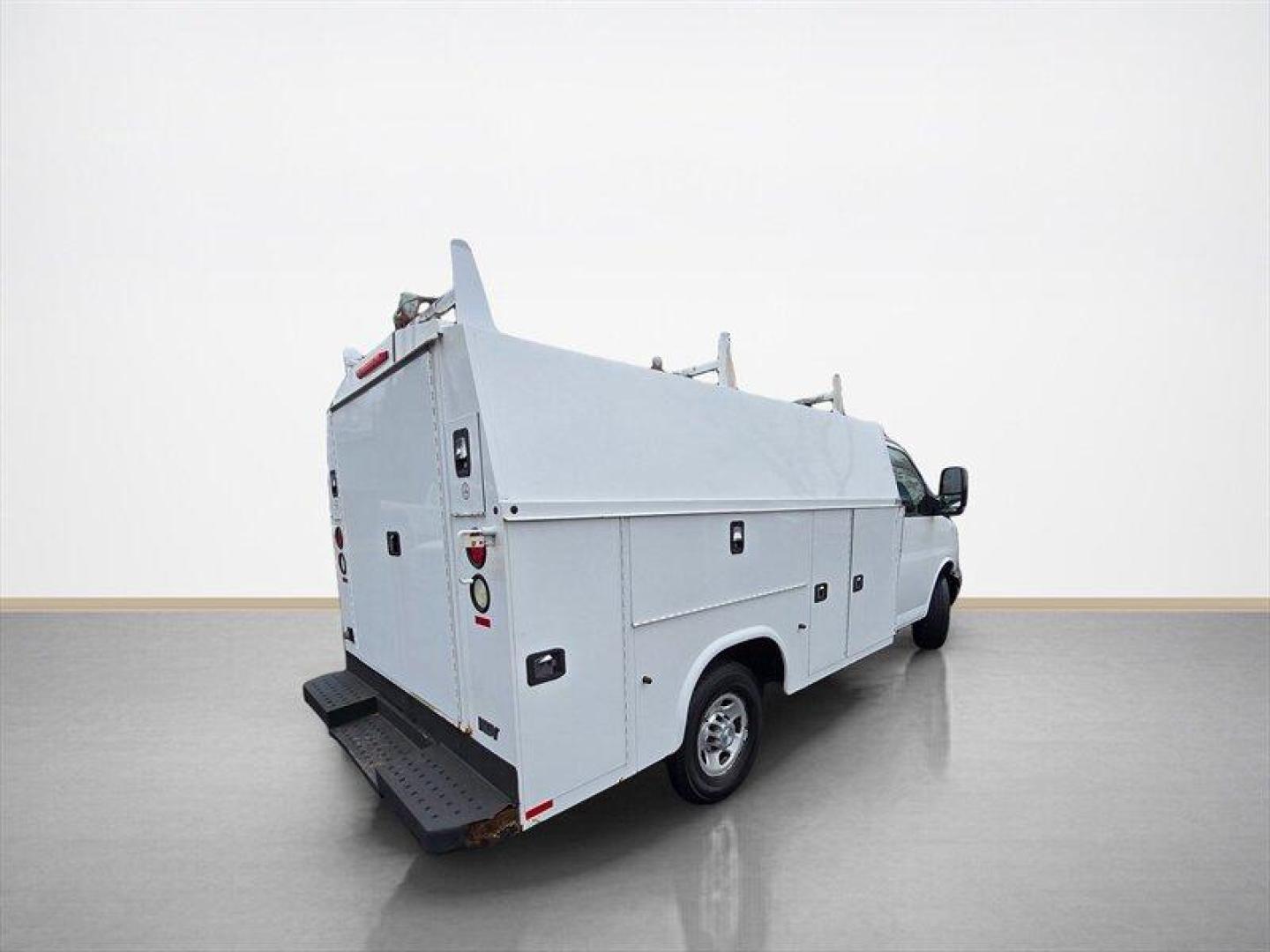 2015 White Chevrolet Express Work Van Cutaway (1GB0G2CG3F1) with an Vortec 6.0L Flex Fuel V8 342hp 373ft. lbs. engine, Automatic transmission, located at 25355 Eames Street, Channahon, IL, 60410, (815) 467-1807, 41.429108, -88.228432 - *12 FOOT KNAPHEIDE KUV PLUMBERS VAN* CLEAN LOCAL TRADE. JUST SERVICED! - Photo#3