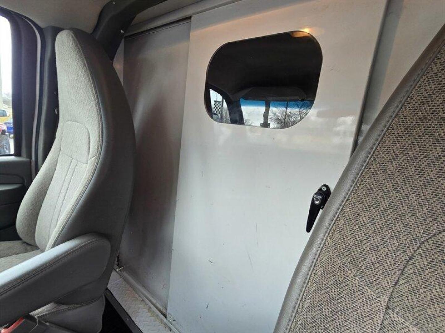 2015 White Chevrolet Express Work Van Cutaway (1GB0G2CG3F1) with an Vortec 6.0L Flex Fuel V8 342hp 373ft. lbs. engine, Automatic transmission, located at 25355 Eames Street, Channahon, IL, 60410, (815) 467-1807, 41.429108, -88.228432 - *12 FOOT KNAPHEIDE KUV PLUMBERS VAN* CLEAN LOCAL TRADE. JUST SERVICED! - Photo#16