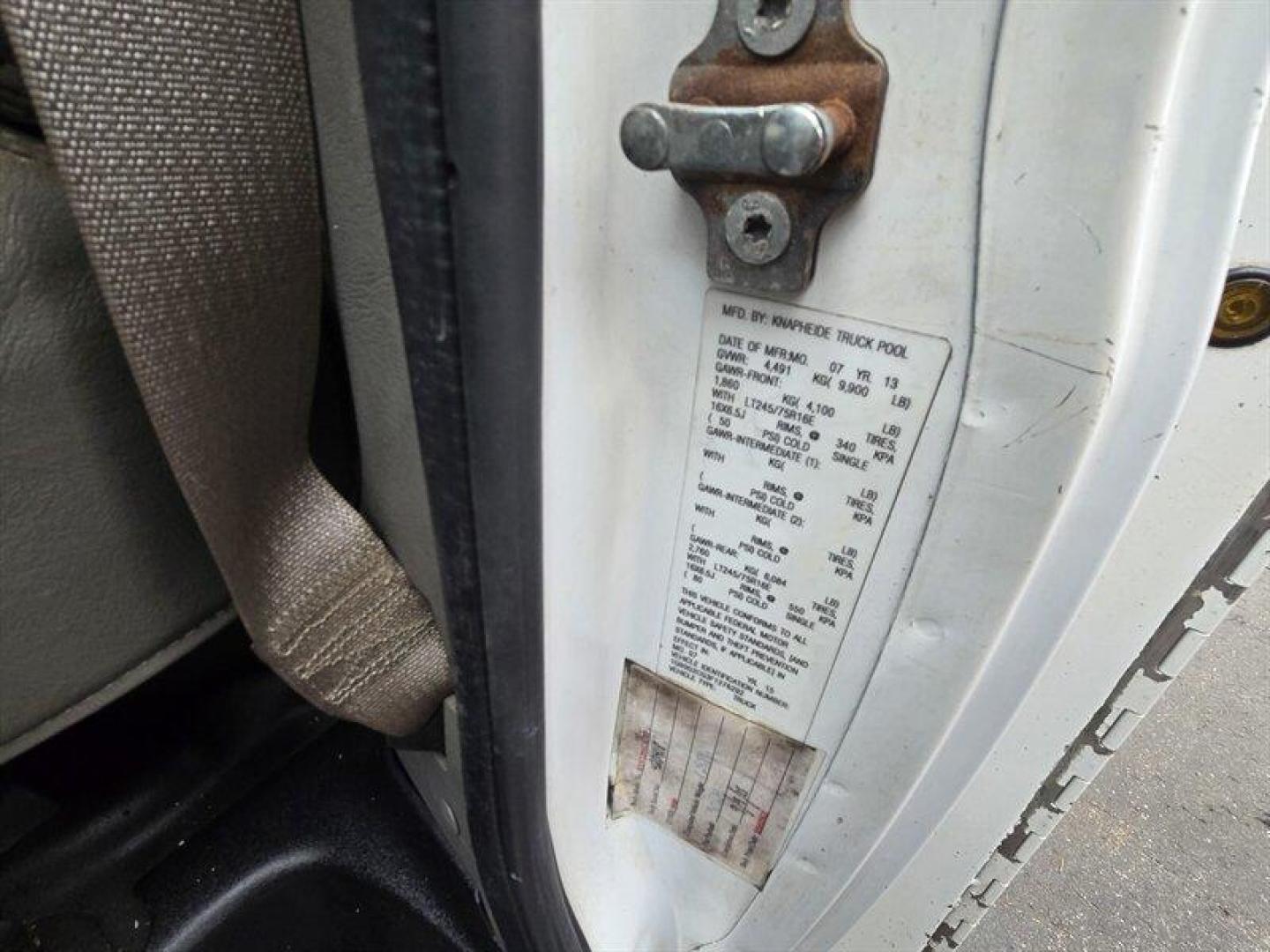 2015 White Chevrolet Express Work Van Cutaway (1GB0G2CG3F1) with an Vortec 6.0L Flex Fuel V8 342hp 373ft. lbs. engine, Automatic transmission, located at 25355 Eames Street, Channahon, IL, 60410, (815) 467-1807, 41.429108, -88.228432 - *12 FOOT KNAPHEIDE KUV PLUMBERS VAN* CLEAN LOCAL TRADE. JUST SERVICED! - Photo#17