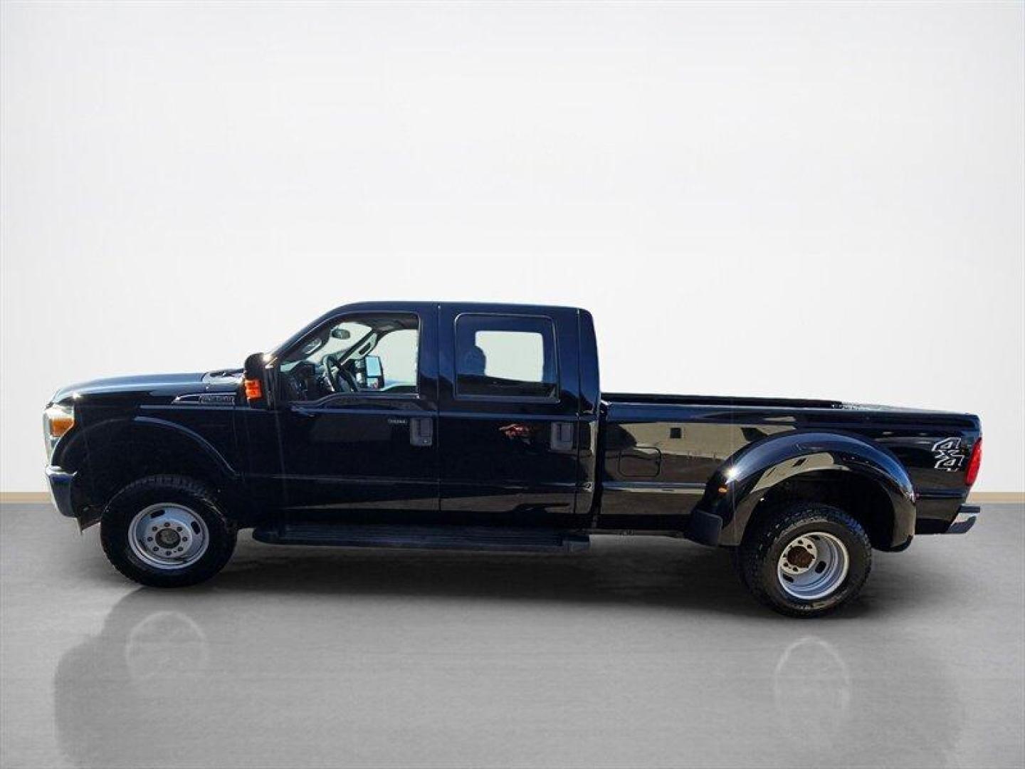 2016 Shadow Black Ford F-350 XLT DRW (1FT8W3D65GE) with an 6.2L Flex Fuel V8 316hp 397ft. lbs. engine, Automatic transmission, located at 25355 Eames Street, Channahon, IL, 60410, (815) 467-1807, 41.429108, -88.228432 - ** 8 FOOT LONG BED, ONLY 46,000 MILES **2016 Ford F-350 Super Duty XLT Shadow Black exterior, Steel Gray interior. Powered by the factory 6.2L Flex-Fuel V8 (316 hp / 397 lb-ft) paired with Fords TorqShift six-speed automatic transmission. This one-owner truck has below 47,000 miles (averaging under - Photo#6