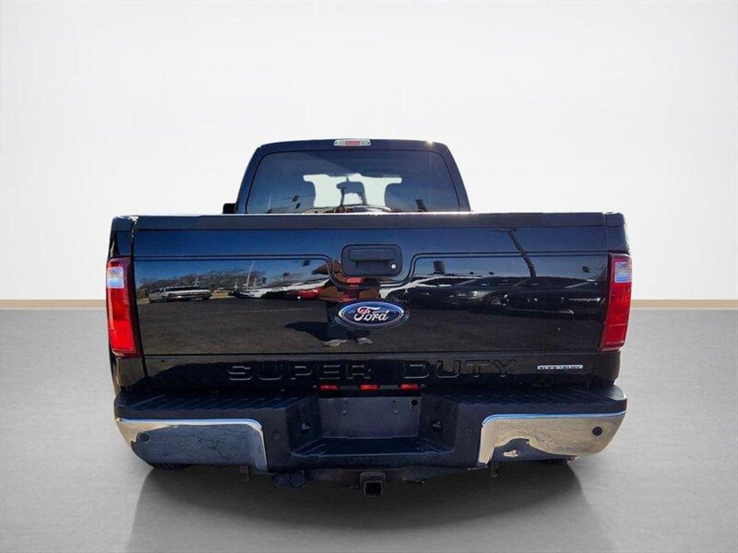 2016 Shadow Black Ford F-350 XLT DRW (1FT8W3D65GE) with an 6.2L Flex Fuel V8 316hp 397ft. lbs. engine, Automatic transmission, located at 25355 Eames Street, Channahon, IL, 60410, (815) 467-1807, 41.429108, -88.228432 - ** 8 FOOT LONG BED, ONLY 46,000 MILES **2016 Ford F-350 Super Duty XLT Shadow Black exterior, Steel Gray interior. Powered by the factory 6.2L Flex-Fuel V8 (316 hp / 397 lb-ft) paired with Fords TorqShift six-speed automatic transmission. This one-owner truck has below 47,000 miles (averaging under - Photo#4