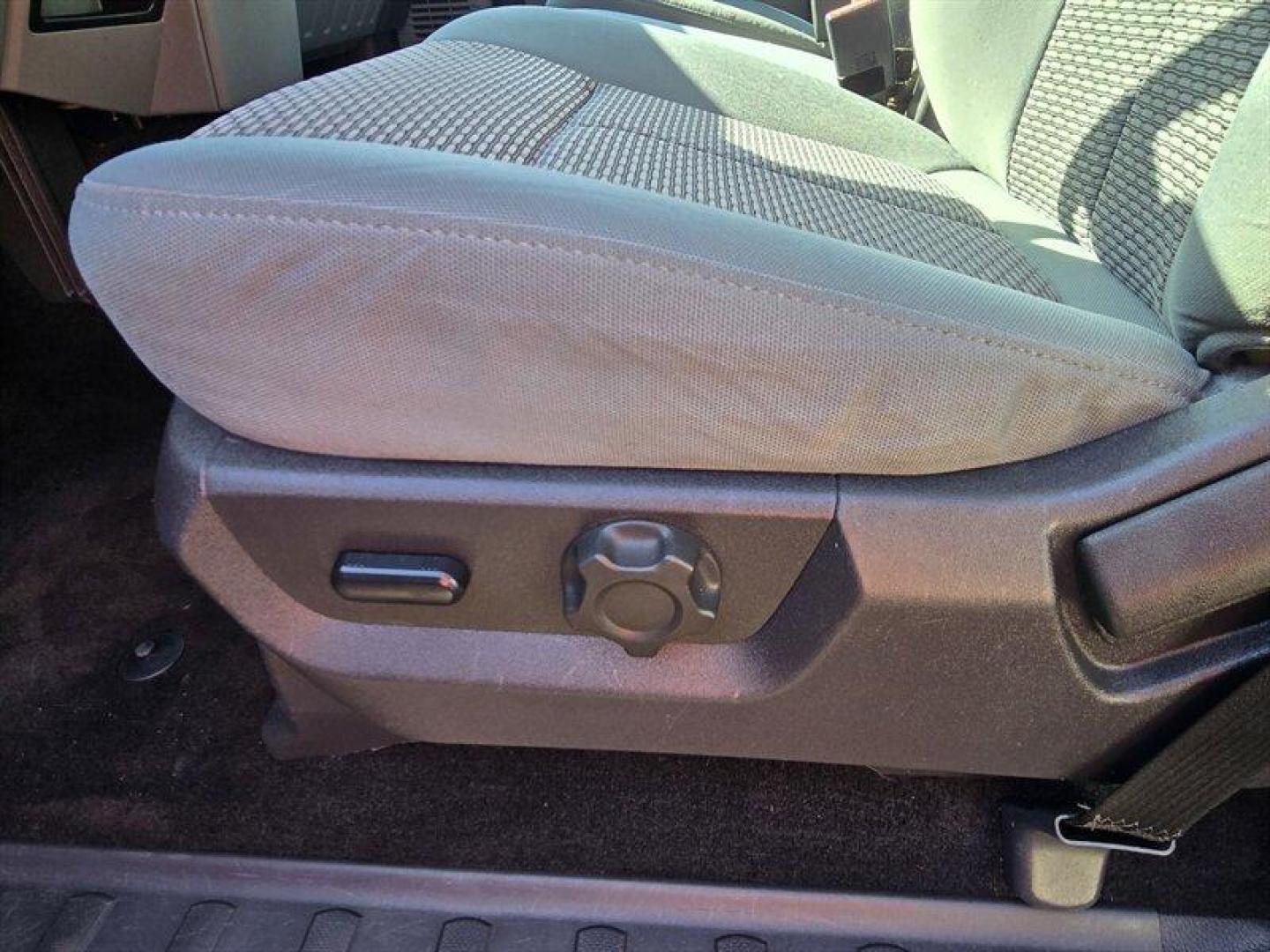 2016 Shadow Black Ford F-350 XLT DRW (1FT8W3D65GE) with an 6.2L Flex Fuel V8 316hp 397ft. lbs. engine, Automatic transmission, located at 25355 Eames Street, Channahon, IL, 60410, (815) 467-1807, 41.429108, -88.228432 - ** 8 FOOT LONG BED, ONLY 46,000 MILES **2016 Ford F-350 Super Duty XLT Shadow Black exterior, Steel Gray interior. Powered by the factory 6.2L Flex-Fuel V8 (316 hp / 397 lb-ft) paired with Fords TorqShift six-speed automatic transmission. This one-owner truck has below 47,000 miles (averaging under - Photo#10