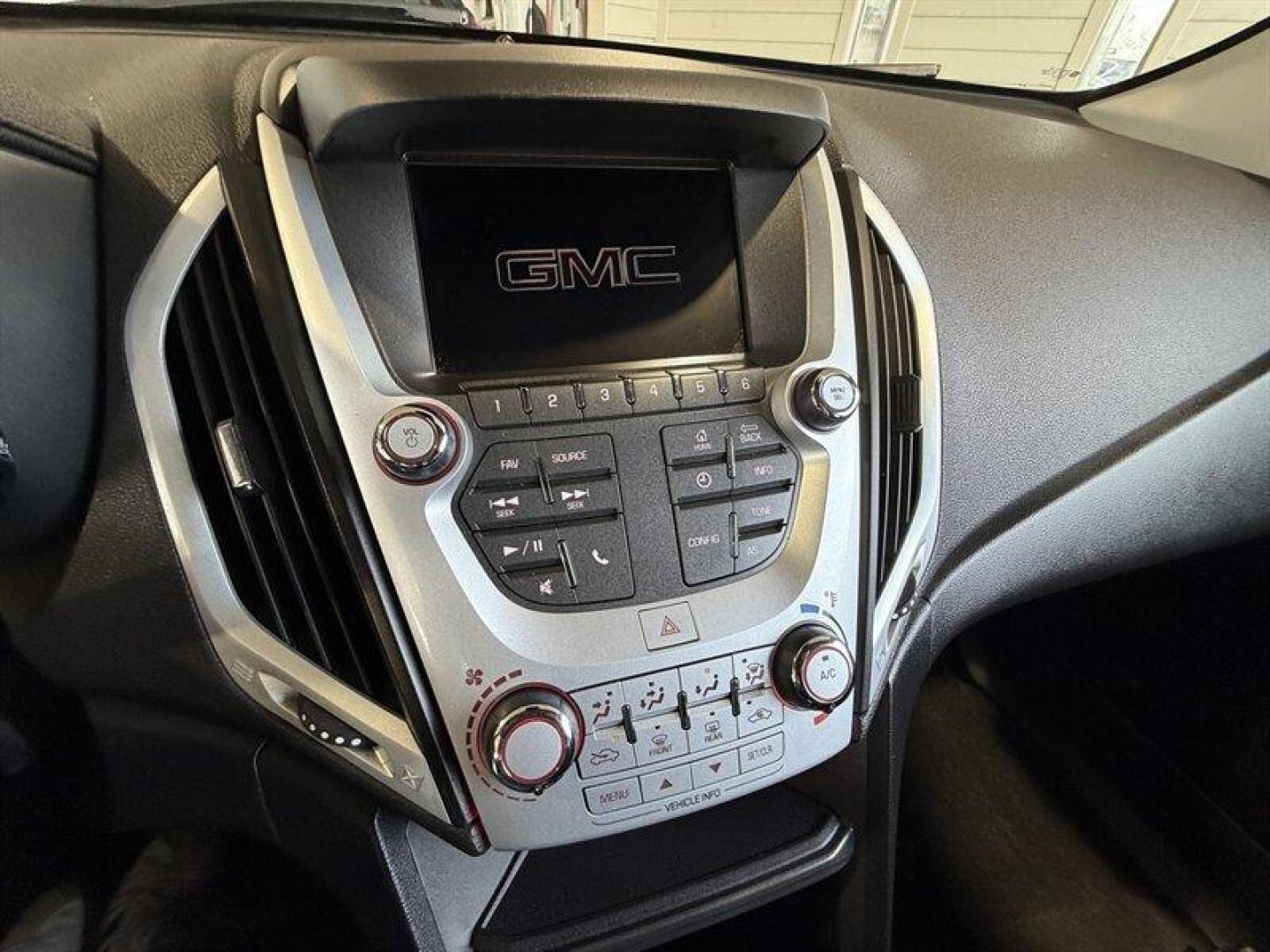 2016 Onyx Black GMC Terrain SLE-1 (2GKFLSEK6G6) with an Ecotec 2.4L I4 182hp 172ft. lbs. engine, Automatic transmission, located at 25355 Eames Street, Channahon, IL, 60410, (815) 467-1807, 41.429108, -88.228432 - Photo#16
