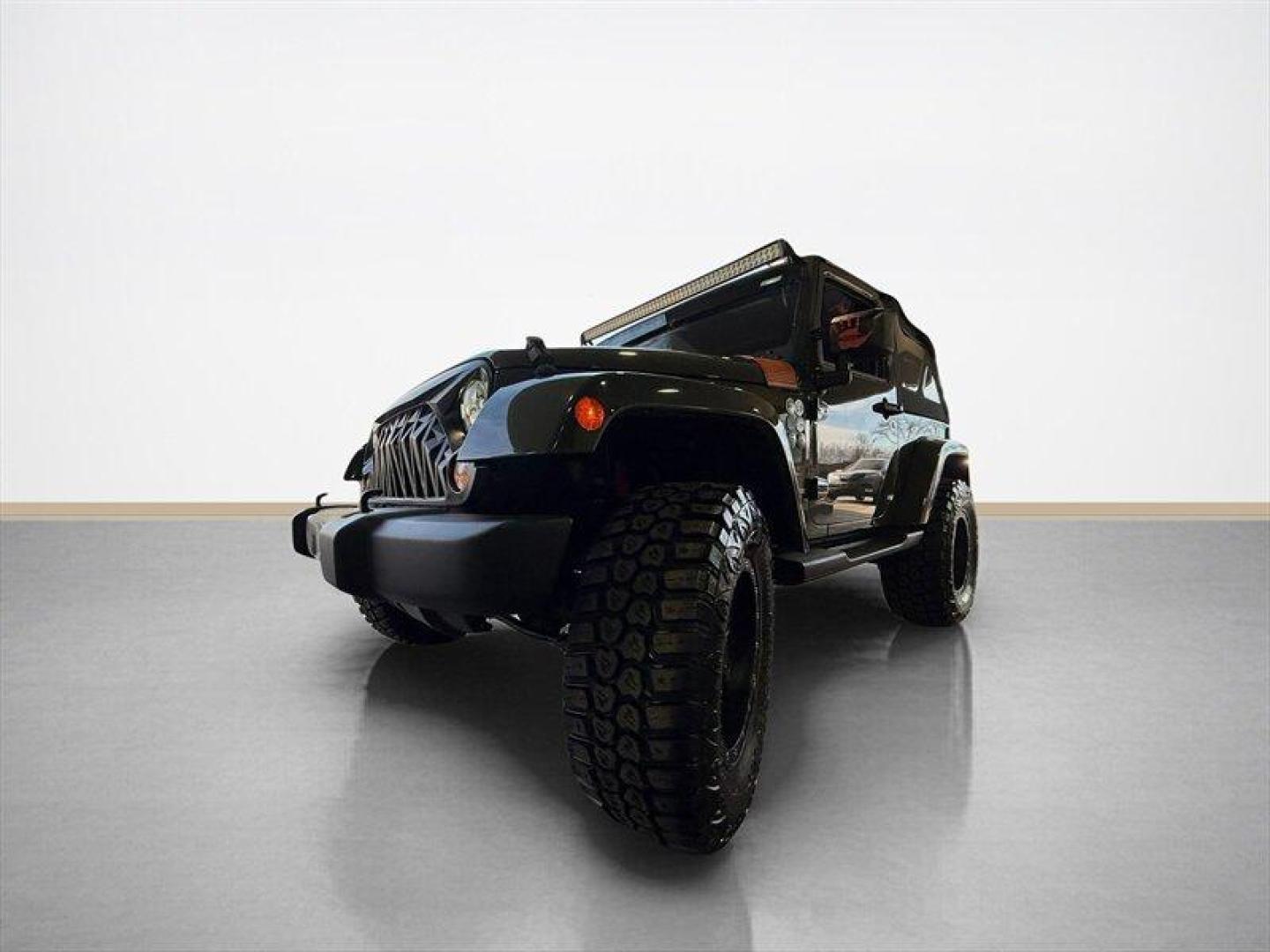 2015 Tank Clear Coat Jeep Wrangler Sahara (1C4AJWBG3FL) with an 3.6L V6 285hp 260ft. lbs. engine, Automatic transmission, located at 25355 Eames Street, Channahon, IL, 60410, (815) 467-1807, 41.429108, -88.228432 - Photo#6