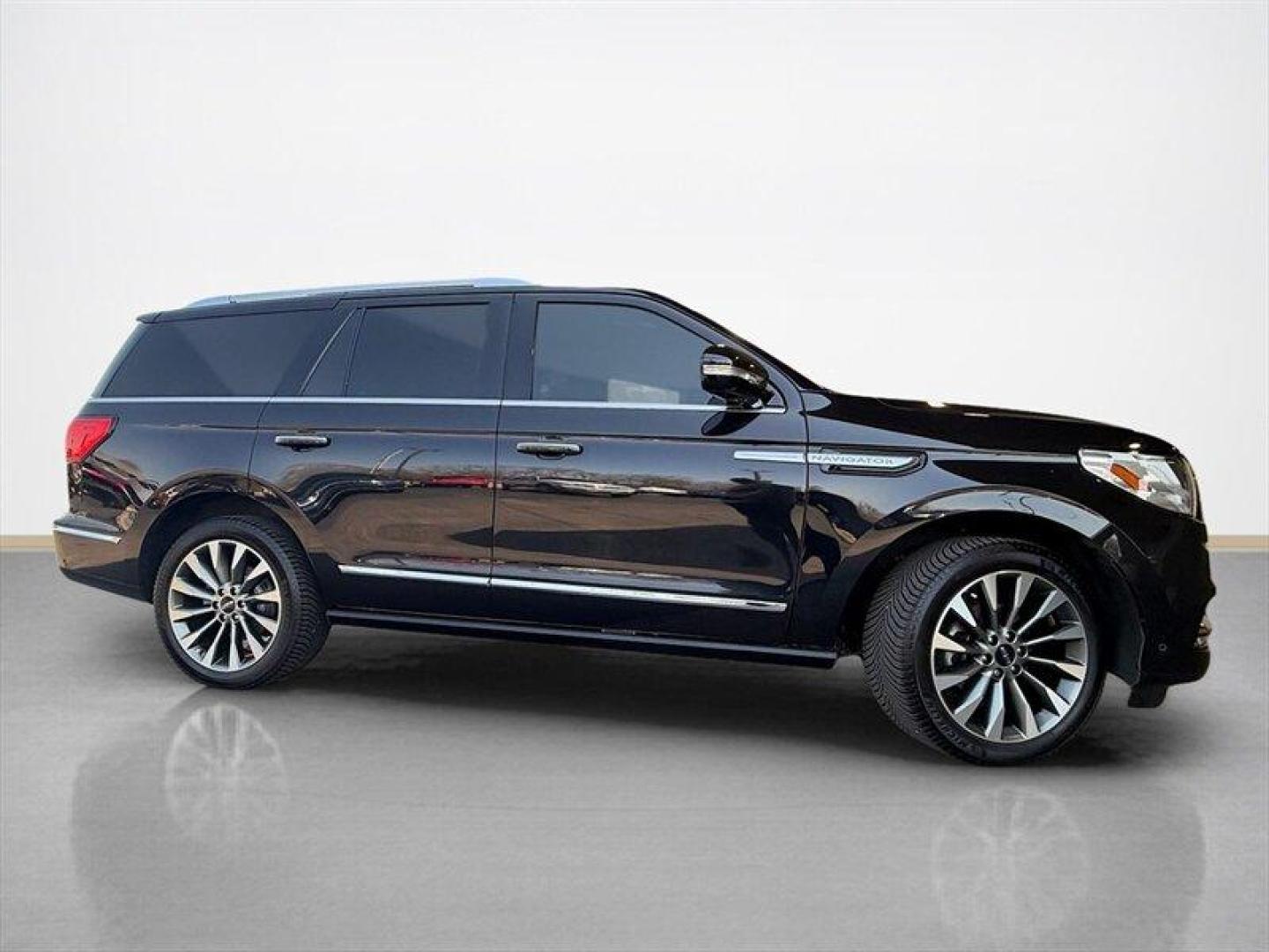 2021 Infinite Black Lincoln Navigator Reserve (5LMJJ2KT4ME) with an 3.5L Twin Turbo V6 450hp 510ft. lbs. engine, Automatic transmission, located at 25355 Eames Street, Channahon, IL, 60410, (815) 467-1807, 41.429108, -88.228432 - ** UNIT WAS A CUSTOMER BUYBACK BUT HAS BEEN REPAIRED BY LINCOLN** 2021 Lincoln Navigator Reserve Infinite Black exterior, Ebony leather interior. Powered by the factory 3.5L Twin-Turbo V6 producing 450 hp and 510 lb-ft of torque, paired with a 10-speed automatic transmission. This Navigator has und - Photo#1