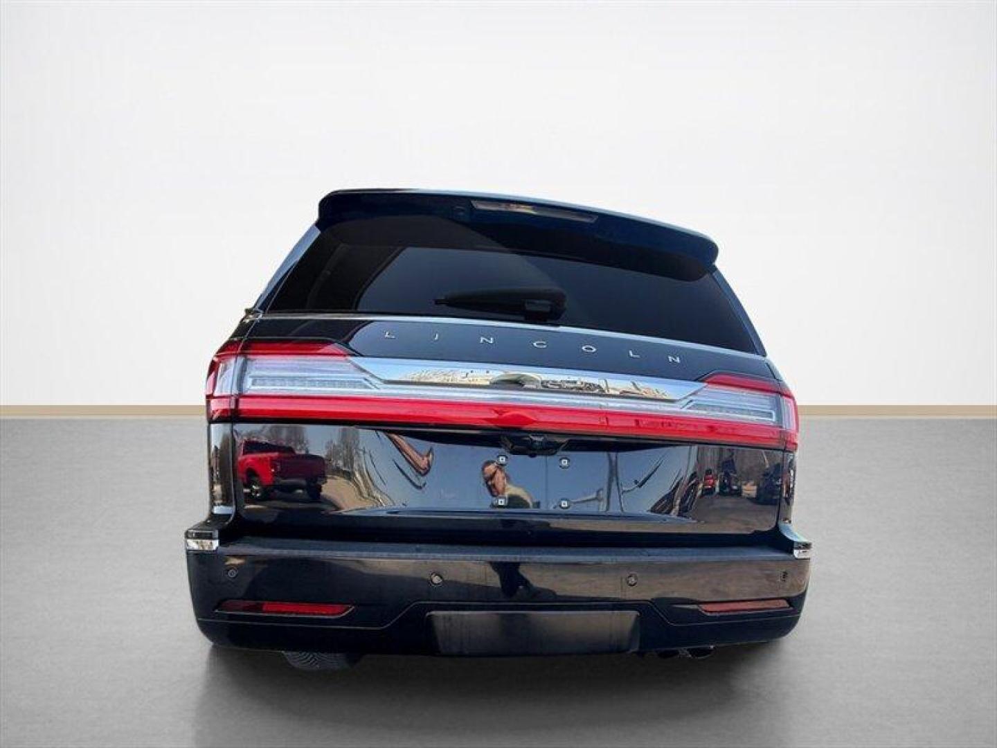 2021 Infinite Black Lincoln Navigator Reserve (5LMJJ2KT4ME) with an 3.5L Twin Turbo V6 450hp 510ft. lbs. engine, Automatic transmission, located at 25355 Eames Street, Channahon, IL, 60410, (815) 467-1807, 41.429108, -88.228432 - ** UNIT WAS A CUSTOMER BUYBACK BUT HAS BEEN REPAIRED BY LINCOLN** 2021 Lincoln Navigator Reserve Infinite Black exterior, Ebony leather interior. Powered by the factory 3.5L Twin-Turbo V6 producing 450 hp and 510 lb-ft of torque, paired with a 10-speed automatic transmission. This Navigator has und - Photo#4