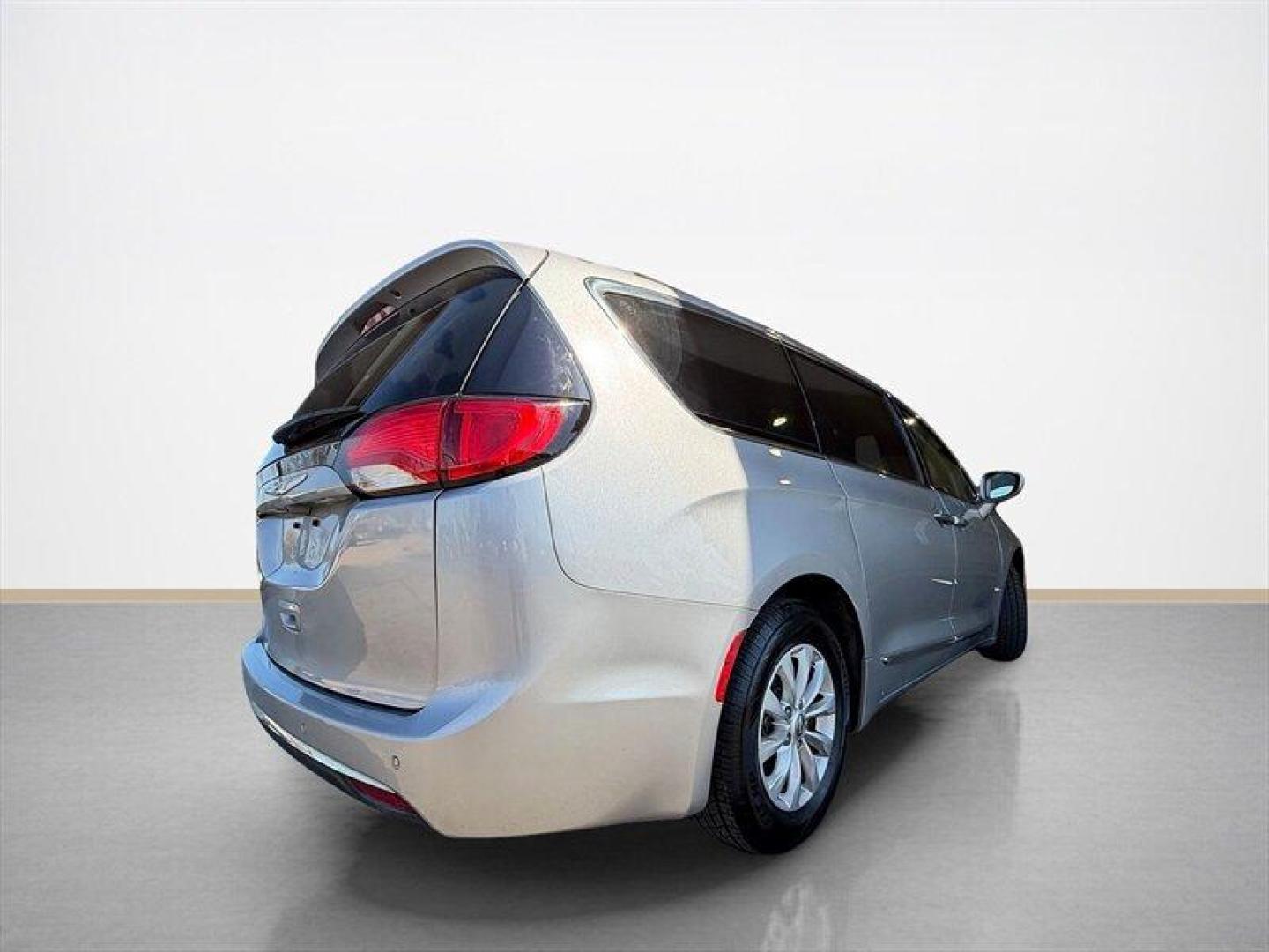 2018 Billet Silver Metallic Clear Coat Chrysler Pacifica Touring L (2C4RC1BG2JR) with an Pentastar 3.6L V6 287hp 262ft. lbs. engine, Automatic transmission, located at 25355 Eames Street, Channahon, IL, 60410, (815) 467-1807, 41.429108, -88.228432 - Bright, roomy, and ready for every family adventure this 2018 Chrysler Pacifica Touring L blends confident Pentastar performance with thoughtful, family-friendly design. Powertrain and efficiency - Pentastar 3.6L V6 producing 287 hp and 262 lb-ft of torque - Smooth-shifting 9-speed automatic trans - Photo#3