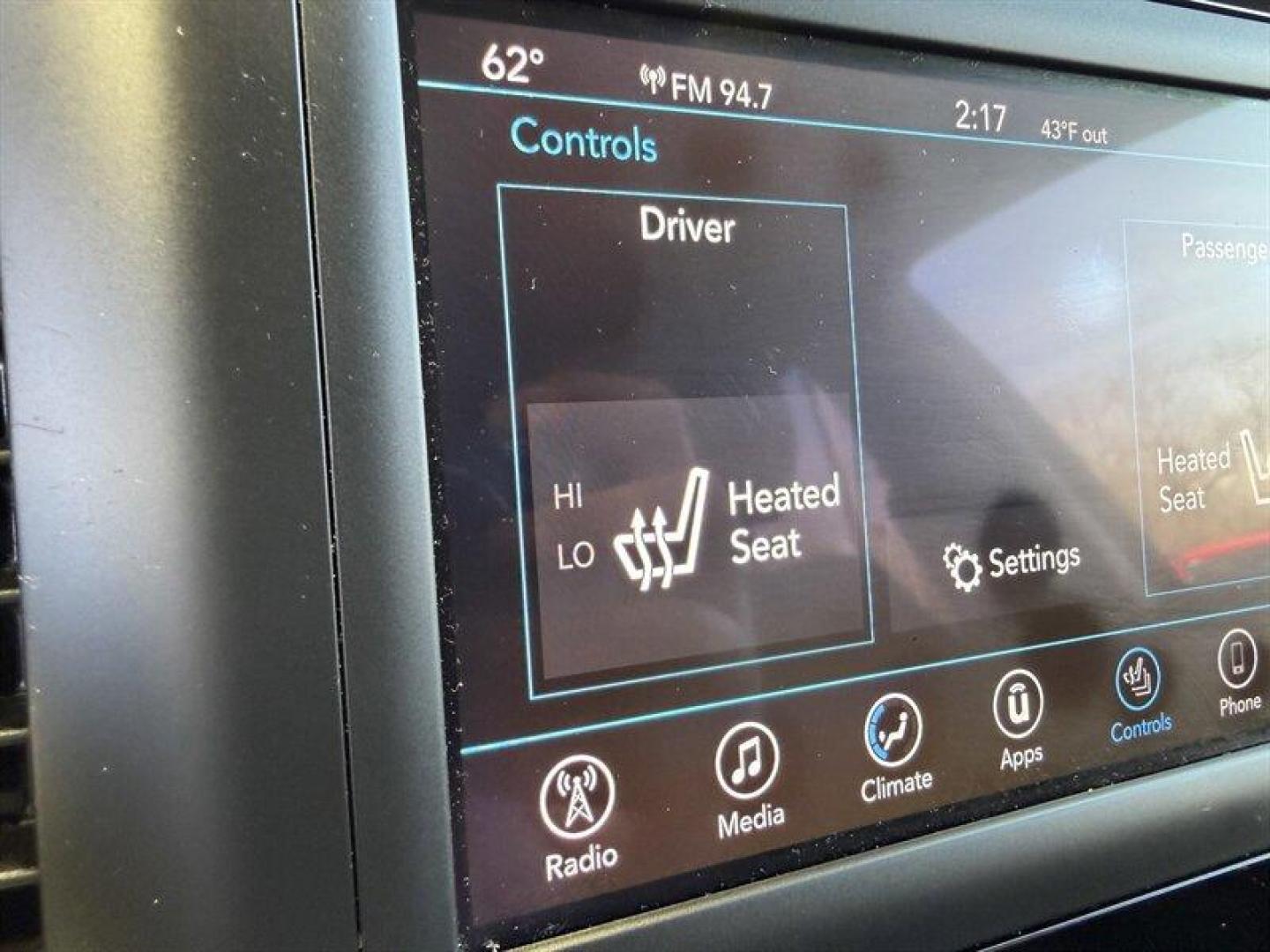 2018 Billet Silver Metallic Clear Coat Chrysler Pacifica Touring L (2C4RC1BG2JR) with an Pentastar 3.6L V6 287hp 262ft. lbs. engine, Automatic transmission, located at 25355 Eames Street, Channahon, IL, 60410, (815) 467-1807, 41.429108, -88.228432 - Bright, roomy, and ready for every family adventure this 2018 Chrysler Pacifica Touring L blends confident Pentastar performance with thoughtful, family-friendly design. Powertrain and efficiency - Pentastar 3.6L V6 producing 287 hp and 262 lb-ft of torque - Smooth-shifting 9-speed automatic trans - Photo#22