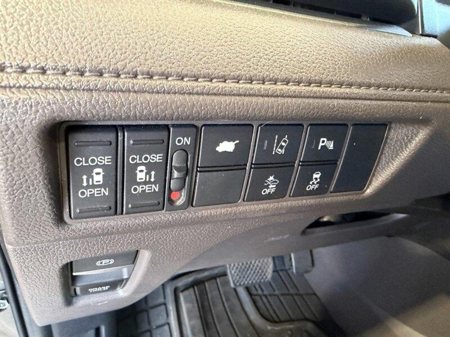 2018 Modern Steel Metallic Honda Odyssey Touring (5FNRL6H8XJB) with an 3.5L V6 280hp 262ft. lbs. engine, Automatic transmission, located at 25355 Eames Street, Channahon, IL, 60410, (815) 467-1807, 41.429108, -88.228432 - Meet the 2018 Honda Odyssey Touring a thoughtfully equipped, family-ready minivan that blends a powerful V6 with comfortable, tech-forward interiors and smart safety features. Finished in Pacific Pewter Metallic with a gray interior, this Odyssey has good mileage (below 81,000 miles, averaging unde - Photo#28