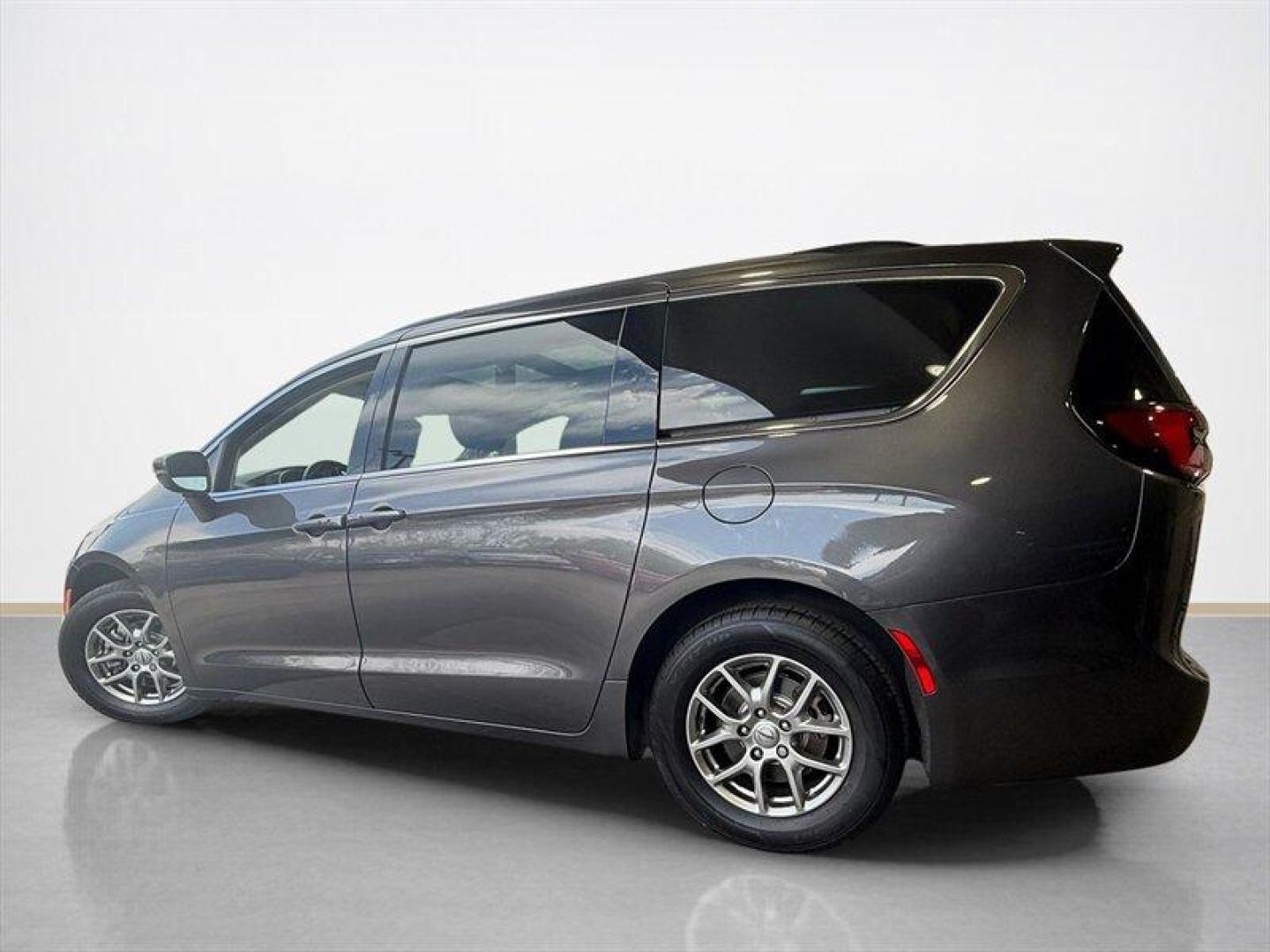 2021 Granite Crystal Metallic Clear Coat Chrysler Pacifica Touring (2C4RC1FG2MR) with an Pentastar 3.6L V6 287hp 262ft. lbs. engine, Automatic transmission, located at 25355 Eames Street, Channahon, IL, 60410, (815) 467-1807, 41.429108, -88.228432 - Bright, capable, and family-friendly this 2021 Chrysler Pacifica Touring in Maximum Steel Metallic Clear Coat is ready to make every drive easier and more enjoyable. Powered by the tried-and-true Pentastar 3.6L V6 (287 hp and 262 lb-ft of torque) paired to a smooth automatic transmission, it delive - Photo#6