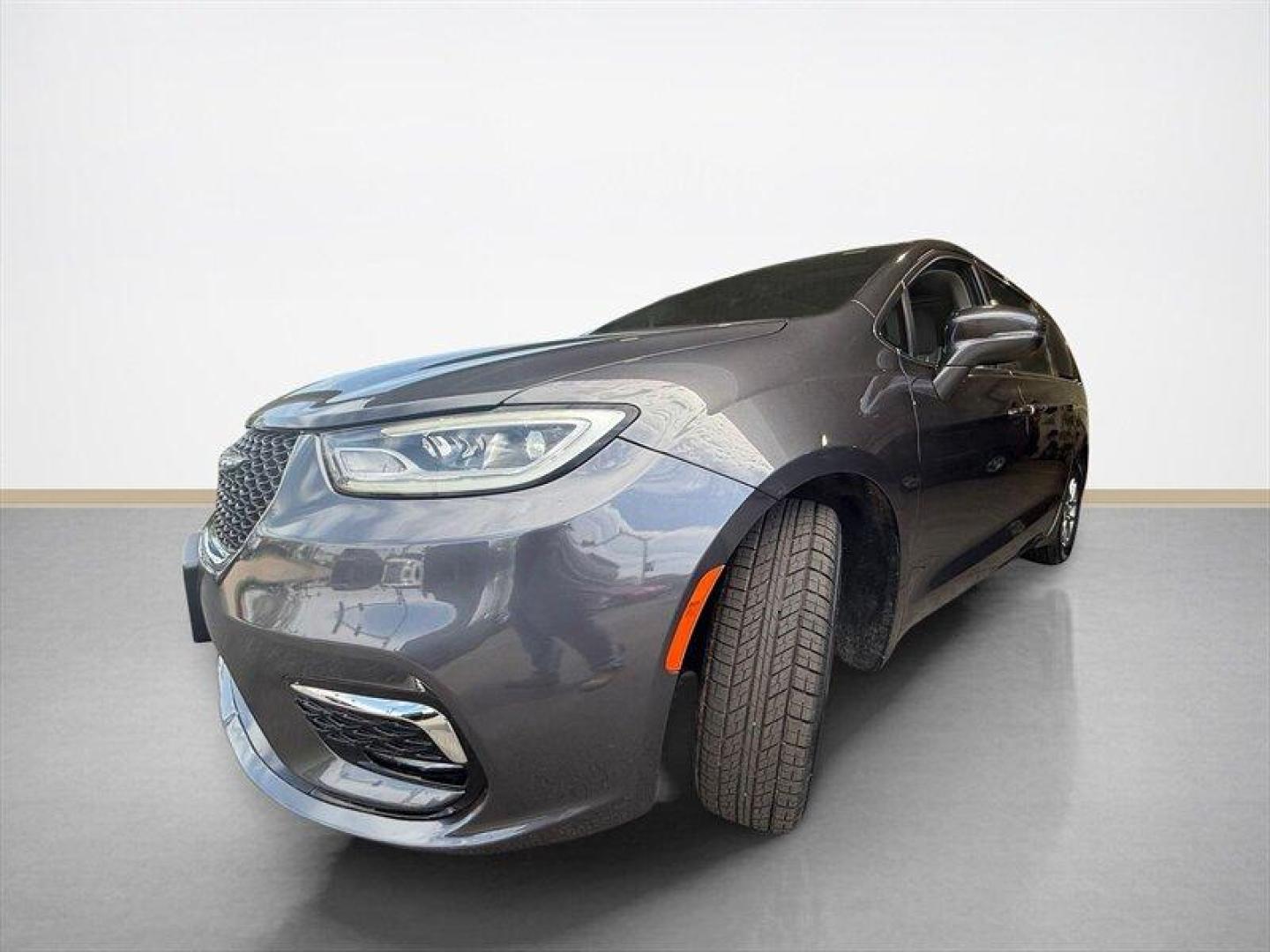 2021 Granite Crystal Metallic Clear Coat Chrysler Pacifica Touring (2C4RC1FG2MR) with an Pentastar 3.6L V6 287hp 262ft. lbs. engine, Automatic transmission, located at 25355 Eames Street, Channahon, IL, 60410, (815) 467-1807, 41.429108, -88.228432 - Bright, capable, and family-friendly this 2021 Chrysler Pacifica Touring in Maximum Steel Metallic Clear Coat is ready to make every drive easier and more enjoyable. Powered by the tried-and-true Pentastar 3.6L V6 (287 hp and 262 lb-ft of torque) paired to a smooth automatic transmission, it delive - Photo#7