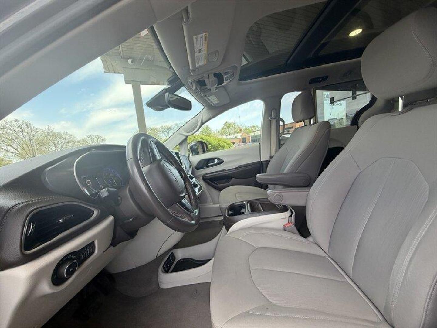 2021 Granite Crystal Metallic Clear Coat Chrysler Pacifica Touring (2C4RC1FG2MR) with an Pentastar 3.6L V6 287hp 262ft. lbs. engine, Automatic transmission, located at 25355 Eames Street, Channahon, IL, 60410, (815) 467-1807, 41.429108, -88.228432 - Bright, capable, and family-friendly this 2021 Chrysler Pacifica Touring in Maximum Steel Metallic Clear Coat is ready to make every drive easier and more enjoyable. Powered by the tried-and-true Pentastar 3.6L V6 (287 hp and 262 lb-ft of torque) paired to a smooth automatic transmission, it delive - Photo#11