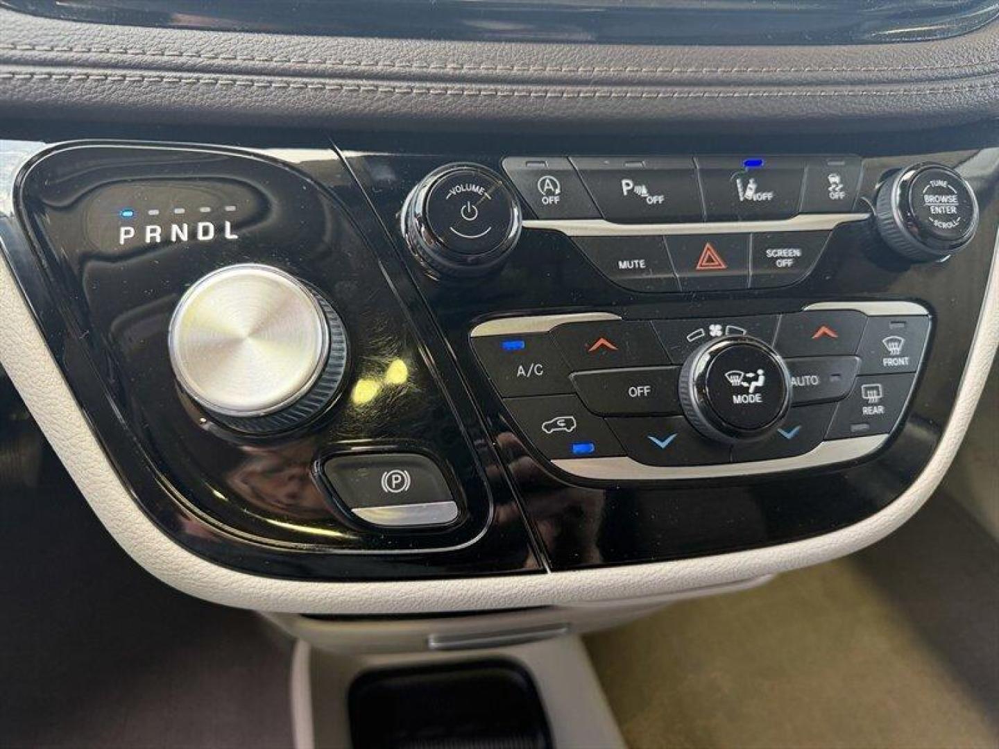 2021 Granite Crystal Metallic Clear Coat Chrysler Pacifica Touring (2C4RC1FG2MR) with an Pentastar 3.6L V6 287hp 262ft. lbs. engine, Automatic transmission, located at 25355 Eames Street, Channahon, IL, 60410, (815) 467-1807, 41.429108, -88.228432 - Bright, capable, and family-friendly this 2021 Chrysler Pacifica Touring in Maximum Steel Metallic Clear Coat is ready to make every drive easier and more enjoyable. Powered by the tried-and-true Pentastar 3.6L V6 (287 hp and 262 lb-ft of torque) paired to a smooth automatic transmission, it delive - Photo#21