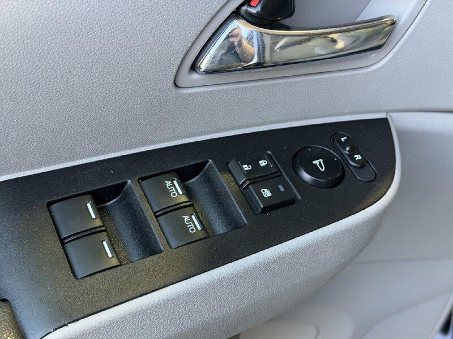 2016 Crystal Black Pearl Honda Odyssey EX-L (5FNRL5H60GB) with an 3.5 engine, Automatic transmission, located at 25355 Eames Street, Channahon, IL, 60410, (815) 467-1807, 41.429108, -88.228432 - Dont hesitate this 2016 Honda Odyssey EX-L is exactly the no-nonsense, family-hauling machine you want. Finished in Crystal Black Pearl with a clean Gray leather interior, its got the presence of a premium minivan and the practicality to back it up. Under the hood sits the proven 3.5L V6 that deliv - Photo#18