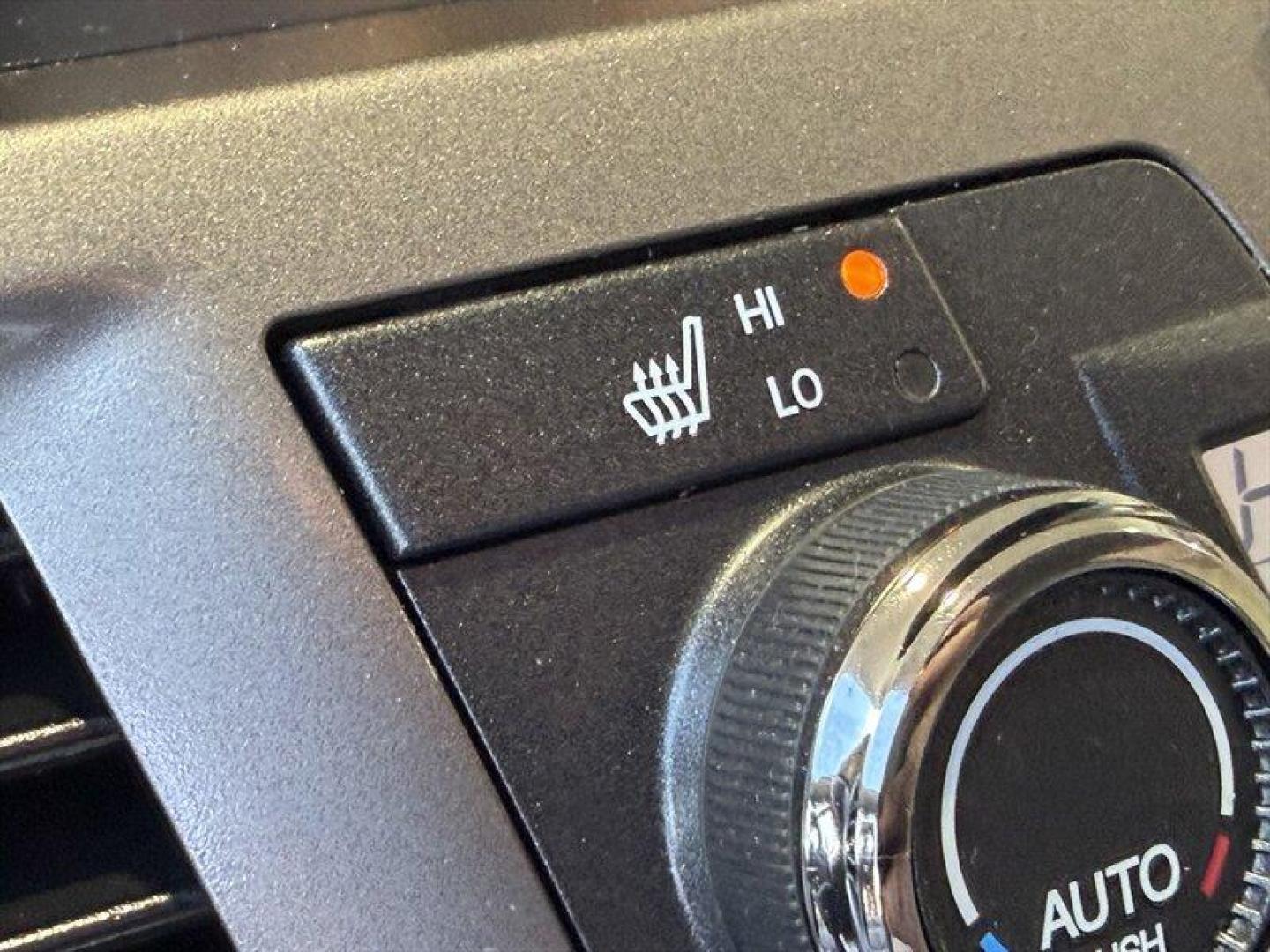 2016 Crystal Black Pearl Honda Odyssey EX-L (5FNRL5H60GB) with an 3.5 engine, Automatic transmission, located at 25355 Eames Street, Channahon, IL, 60410, (815) 467-1807, 41.429108, -88.228432 - Dont hesitate this 2016 Honda Odyssey EX-L is exactly the no-nonsense, family-hauling machine you want. Finished in Crystal Black Pearl with a clean Gray leather interior, its got the presence of a premium minivan and the practicality to back it up. Under the hood sits the proven 3.5L V6 that deliv - Photo#25