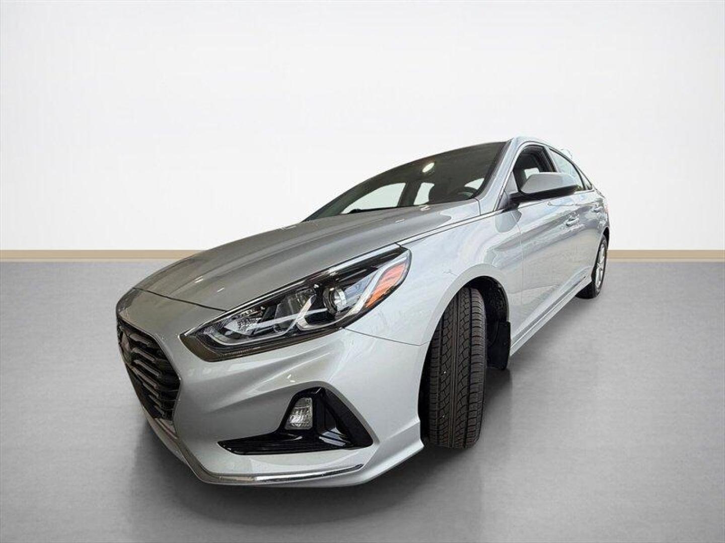2019 Symphony Silver Hyundai SONATA SE (5NPE24AF9KH) with an Theta II 2.4L I4 185hp 178ft. lbs. SULEV engine, Automatic transmission, located at 25355 Eames Street, Channahon, IL, 60410, (815) 467-1807, 41.429108, -88.228432 - This 2019 Hyundai Sonata SE is that no-drama, reliable, Ive got places to be and money to save kind of ride. A clean local trade thats been serviced and handledbecause not everyone needs a diva sometimes you just need dependable. Fresh new tires and brakes, so youre not inheriting someone elses pro - Photo#7