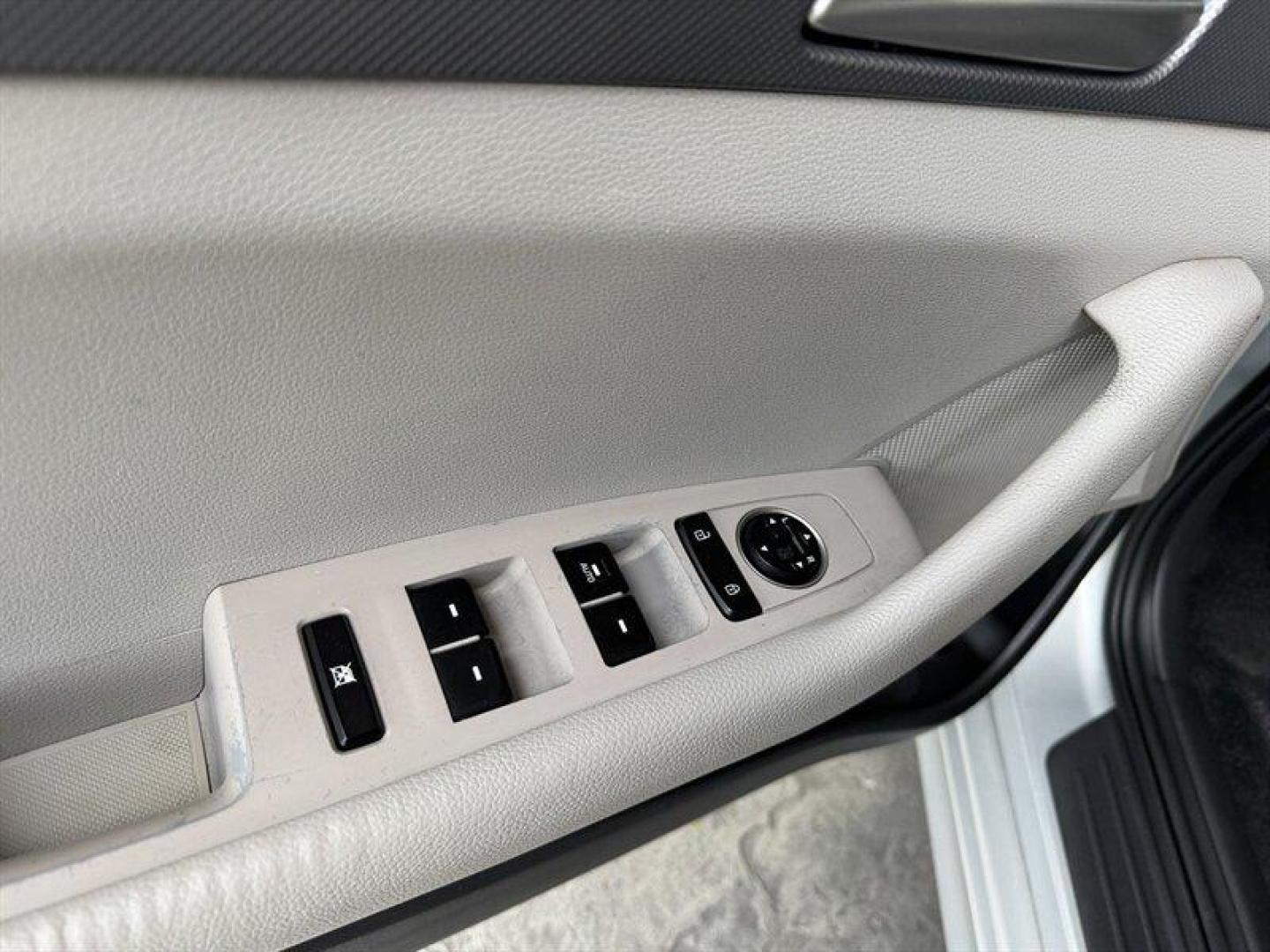 2019 Symphony Silver Hyundai SONATA SE (5NPE24AF9KH) with an Theta II 2.4L I4 185hp 178ft. lbs. SULEV engine, Automatic transmission, located at 25355 Eames Street, Channahon, IL, 60410, (815) 467-1807, 41.429108, -88.228432 - This 2019 Hyundai Sonata SE is that no-drama, reliable, Ive got places to be and money to save kind of ride. A clean local trade thats been serviced and handledbecause not everyone needs a diva sometimes you just need dependable. Fresh new tires and brakes, so youre not inheriting someone elses pro - Photo#15