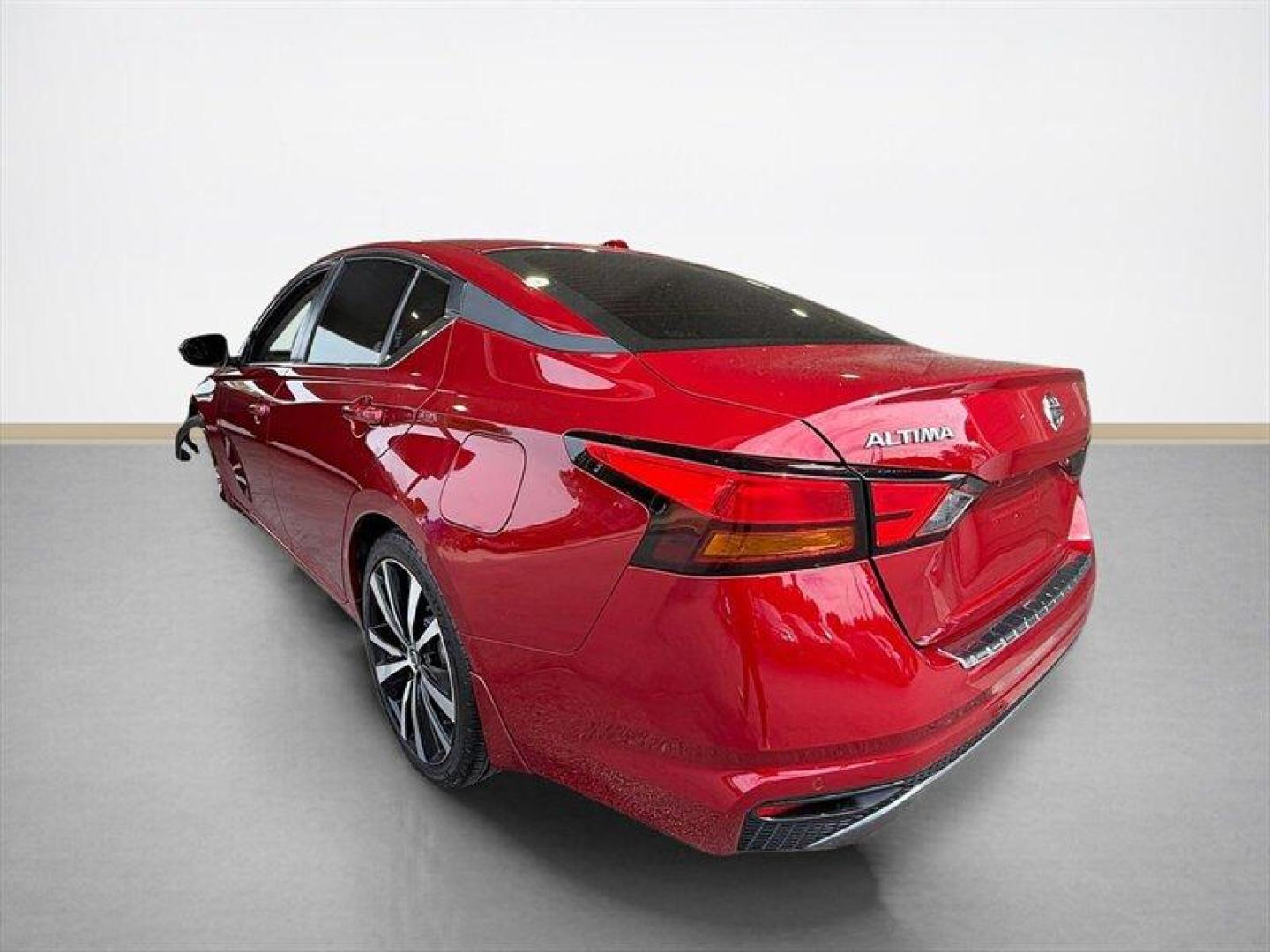 2022 Red Nissan Altima 2.5 SR (1N4BL4CV9NN) with an 2.5L I4 188hp 180ft. lbs. engine, Automatic transmission, located at 25355 Eames Street, Channahon, IL, 60410, (815) 467-1807, 41.429108, -88.228432 - Finished in stunning Scarlet Ember with Charcoal leather, this color combo is straight-up classy with a little attitude. Local trade with sporty SR styling, backup camera, sharp body lines, and the kind of look that makes a regular commuter car feel anything but basic. Comfortable, stylish, fuel-f - Photo#5