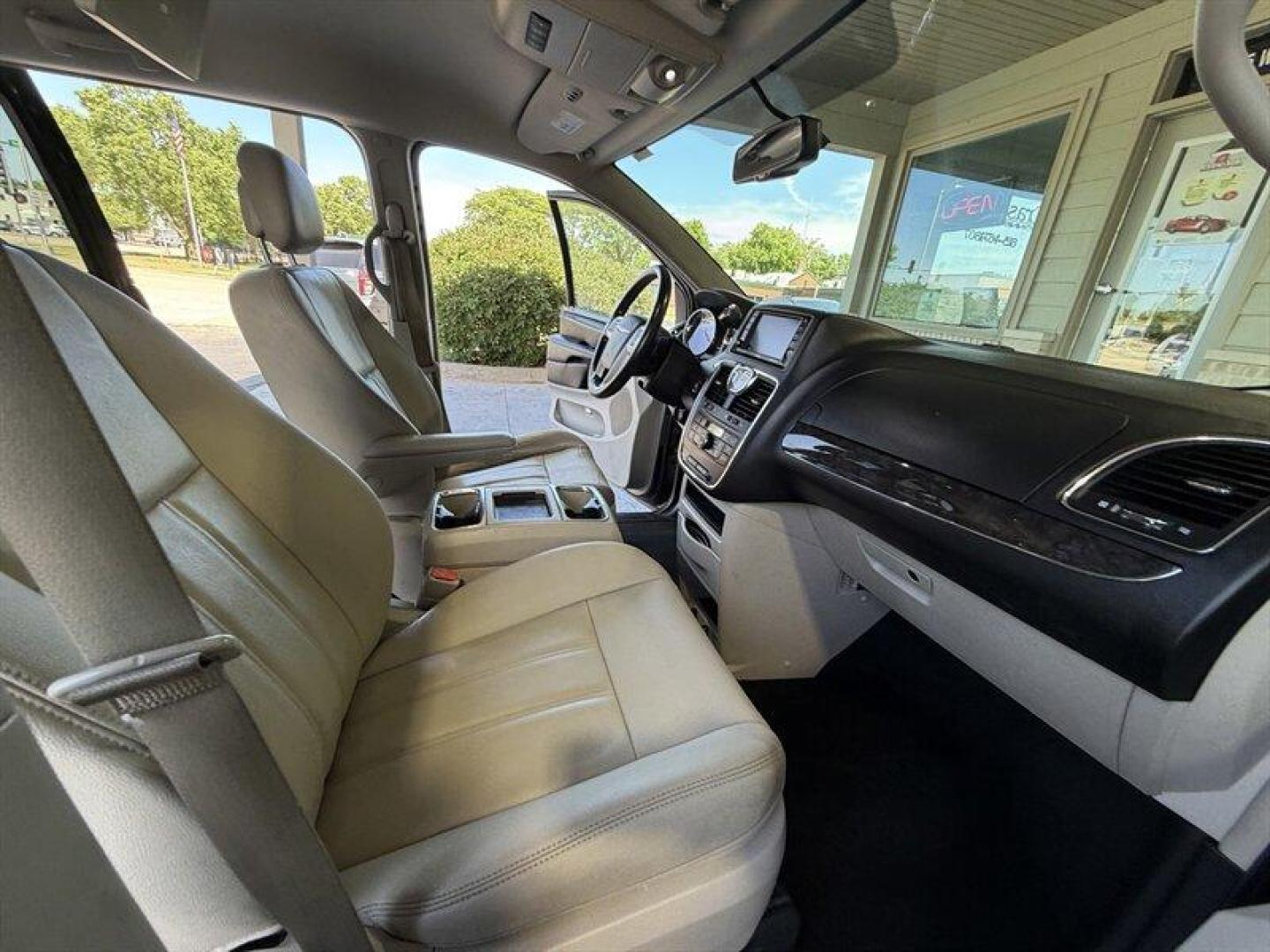 2015 Brilliant Black Crystal Pearl Coat Chrysler Town and Country Touring (2C4RC1BG7FR) with an Pentastar 3.6L Flex Fuel V6 283hp 260ft. lbs. engine, Automatic transmission, located at 25355 Eames Street, Channahon, IL, 60410, (815) 467-1807, 41.429108, -88.228432 - Unleash the power and dominance of the 2015 Chrysler Town and Country Touringwhere commanding performance meets unapologetic style. Roaring under the hood is the mighty Pentastar 3.6L Flex Fuel V6 engine, packing an impressive 283 horsepower and 260 ft-lbs of torque that refuses to be ignored. Thi - Photo#9