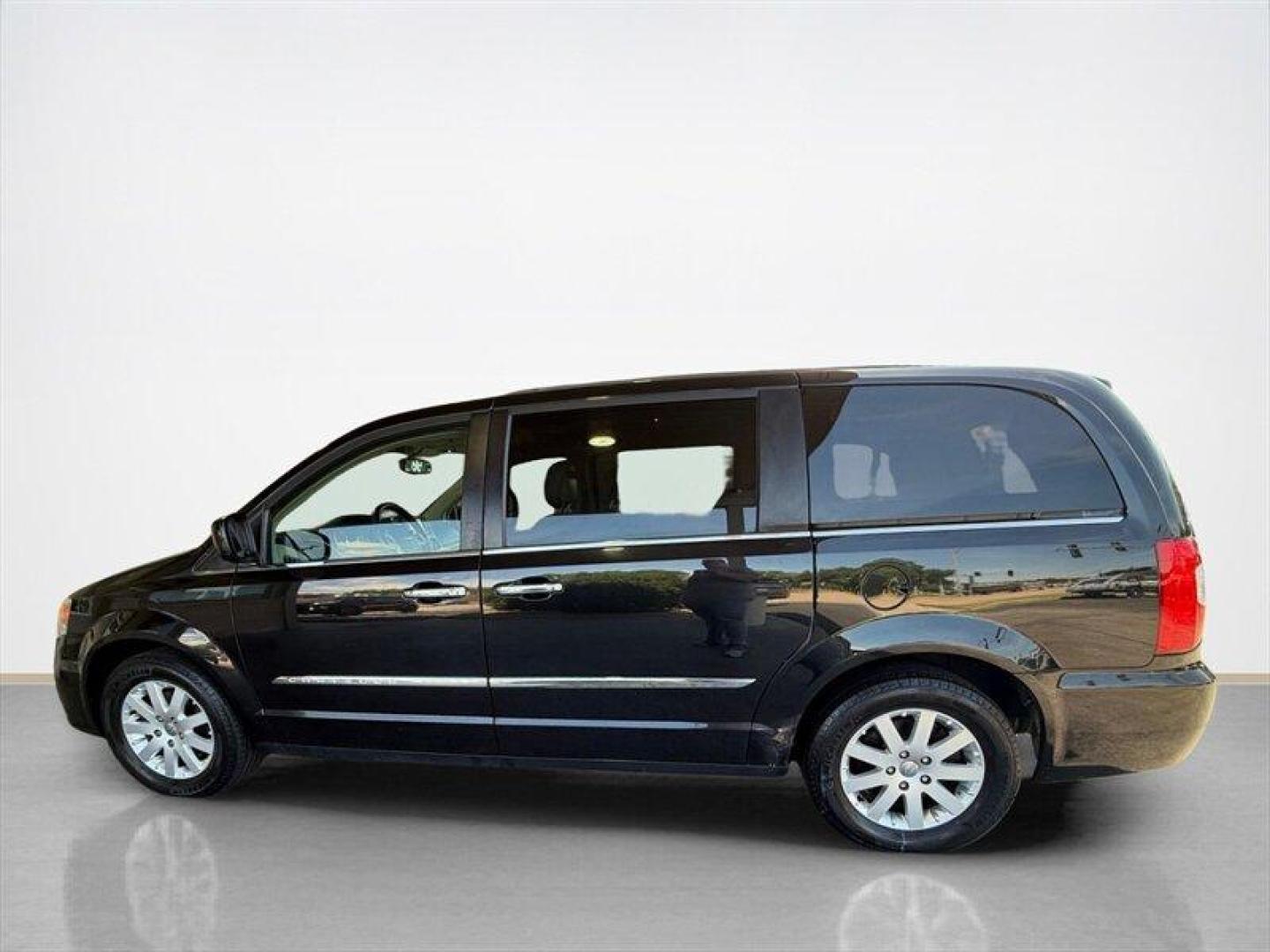 2015 Brilliant Black Crystal Pearl Coat Chrysler Town and Country Touring (2C4RC1BG7FR) with an Pentastar 3.6L Flex Fuel V6 283hp 260ft. lbs. engine, Automatic transmission, located at 25355 Eames Street, Channahon, IL, 60410, (815) 467-1807, 41.429108, -88.228432 - Unleash the power and dominance of the 2015 Chrysler Town and Country Touringwhere commanding performance meets unapologetic style. Roaring under the hood is the mighty Pentastar 3.6L Flex Fuel V6 engine, packing an impressive 283 horsepower and 260 ft-lbs of torque that refuses to be ignored. Thi - Photo#28