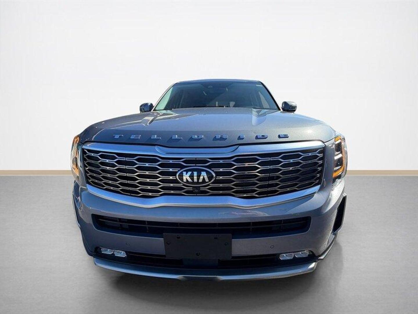 2020 Everlasting Silver Kia Telluride SX (5XYP5DHC7LG) with an 3.8L V6 291hp 262ft. lbs. engine, Automatic transmission, located at 25355 Eames Street, Channahon, IL, 60410, (815) 467-1807, 41.429108, -88.228432 - BIG SUV ENERGY. ZERO DEALER PREP FEES. This 2020 Kia Telluride SX AWD is serving luxury without the luxury price tag. Gravity Gray with Black Rims Heated and Cooled Leather Seats Navigation Bucket Seats Backup Camera Panoramic Sunroof AWD Confidence And here's the best part... FULLY SERVICED - Photo#7