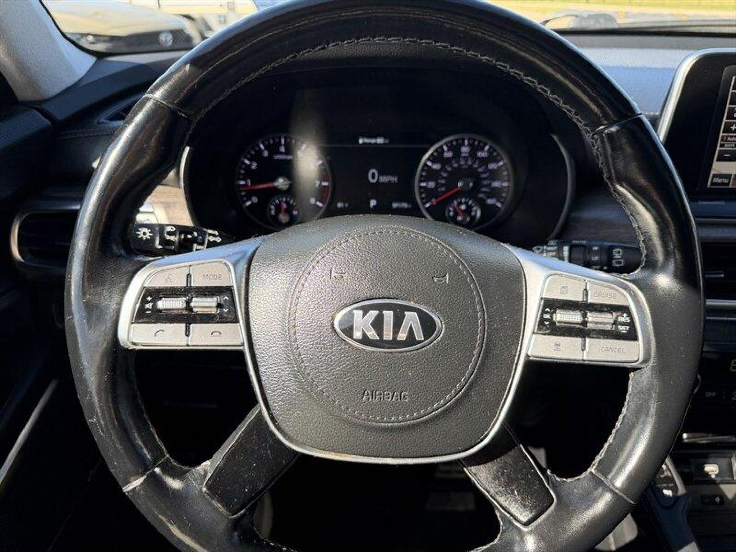 2020 Everlasting Silver Kia Telluride SX (5XYP5DHC7LG) with an 3.8L V6 291hp 262ft. lbs. engine, Automatic transmission, located at 25355 Eames Street, Channahon, IL, 60410, (815) 467-1807, 41.429108, -88.228432 - BIG SUV ENERGY. ZERO DEALER PREP FEES. This 2020 Kia Telluride SX AWD is serving luxury without the luxury price tag. Gravity Gray with Black Rims Heated and Cooled Leather Seats Navigation Bucket Seats Backup Camera Panoramic Sunroof AWD Confidence And here's the best part... FULLY SERVICED - Photo#22