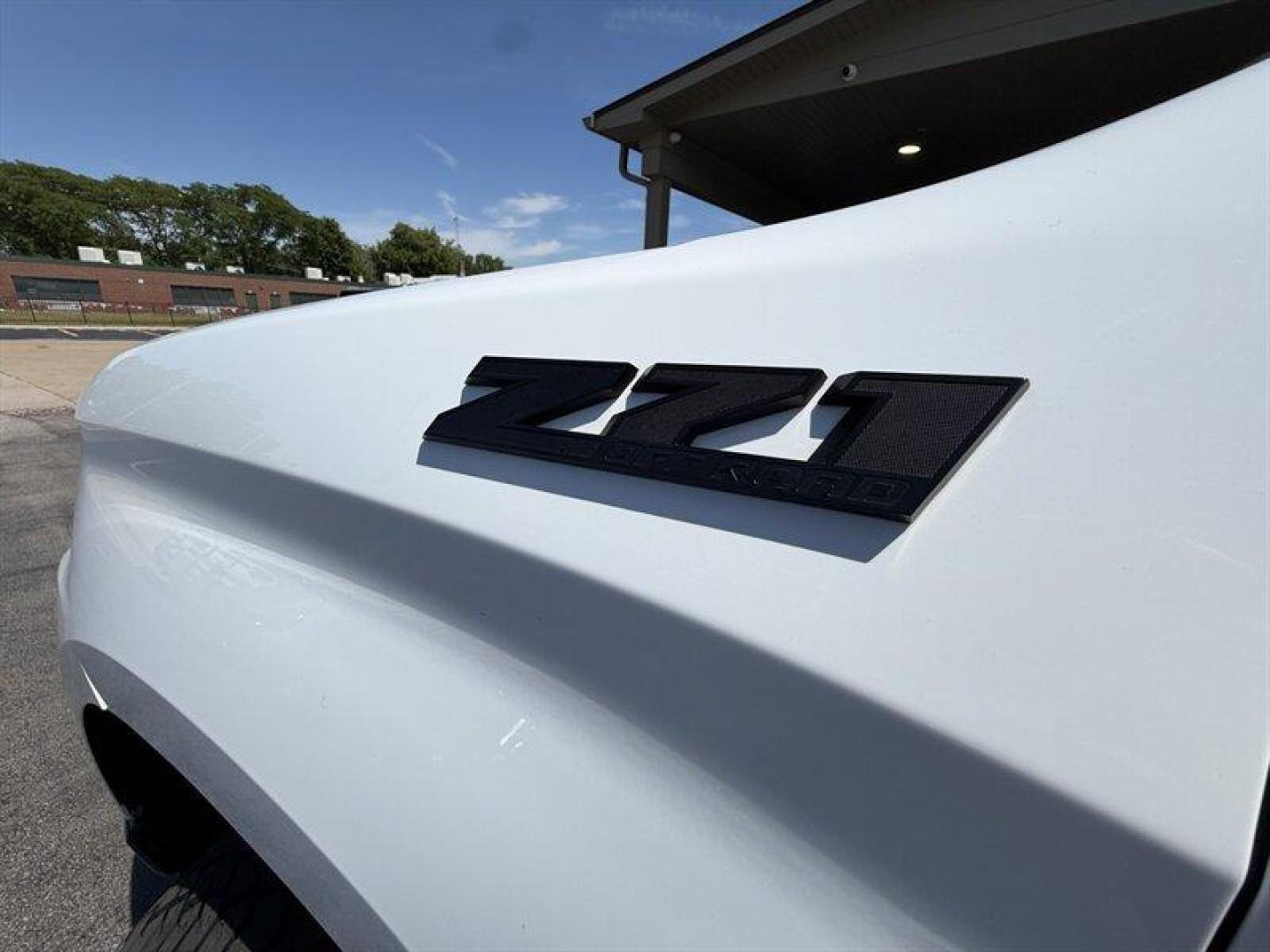 2019 Summit White Chevrolet Silverado 1500 Custom Trail Boss (1GCPYCEF1KZ) with an EcoTec3 5.3L V8 355hp 383ft. lbs. engine, Automatic transmission, located at 25355 Eames Street, Channahon, IL, 60410, (815) 467-1807, 41.429108, -88.228432 - The 2019 Chevrolet Silverado 1500 Custom Trail Boss Z71 is a robust and capable pickup designed to handle both work and off-road adventures with confidence. Powered by the EcoTec3 5.3L V8 engine, this truck delivers 355 horsepower and 383 ft-lbs of torque, providing a solid balance of power and effi - Photo#13