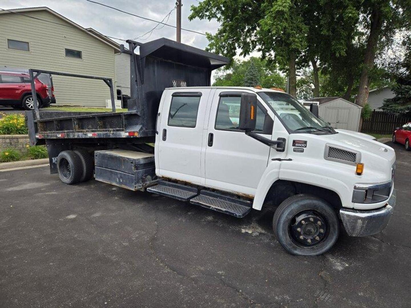 2004 GMC TopKick's photo