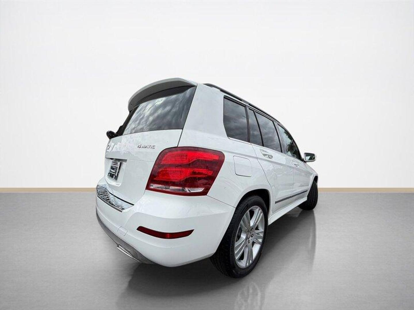 2014 Diamond White Metallic Mercedes-Benz GLK GLK 350 4MATIC and #174; (WDCGG8JB7EG) with an 3.5L V6 302hp 273ft. lbs. engine, Automatic transmission, located at 25355 Eames Street, Channahon, IL, 60410, (815) 467-1807, 41.429108, -88.228432 - Feast your eyes on this 2014 Mercedes-Benz GLK 350 4MATICwhere luxury meets power and sass meets sophistication. This beauty is rocking a 3.5L V6 engine that pumps out a juicy 302 horsepower and 273 ft-lbs of torque, ready to tackle city streets or open highways with style and confidence. With just- Photo#3