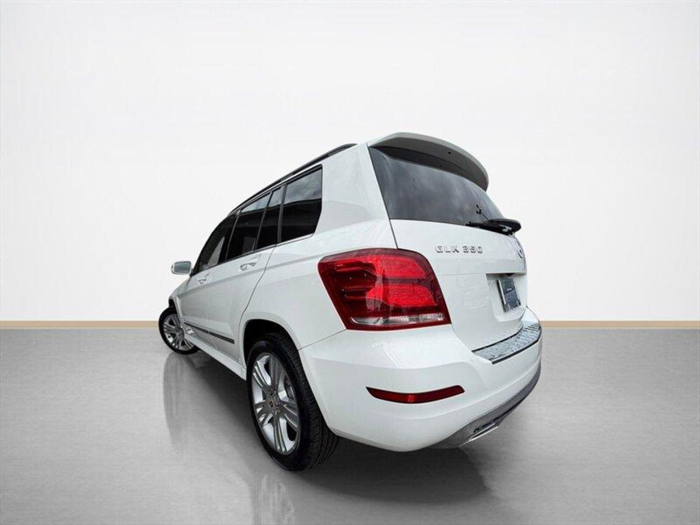 2014 Diamond White Metallic Mercedes-Benz GLK GLK 350 4MATIC and #174; (WDCGG8JB7EG) with an 3.5L V6 302hp 273ft. lbs. engine, Automatic transmission, located at 25355 Eames Street, Channahon, IL, 60410, (815) 467-1807, 41.429108, -88.228432 - Feast your eyes on this 2014 Mercedes-Benz GLK 350 4MATICwhere luxury meets power and sass meets sophistication. This beauty is rocking a 3.5L V6 engine that pumps out a juicy 302 horsepower and 273 ft-lbs of torque, ready to tackle city streets or open highways with style and confidence. With just- Photo#5