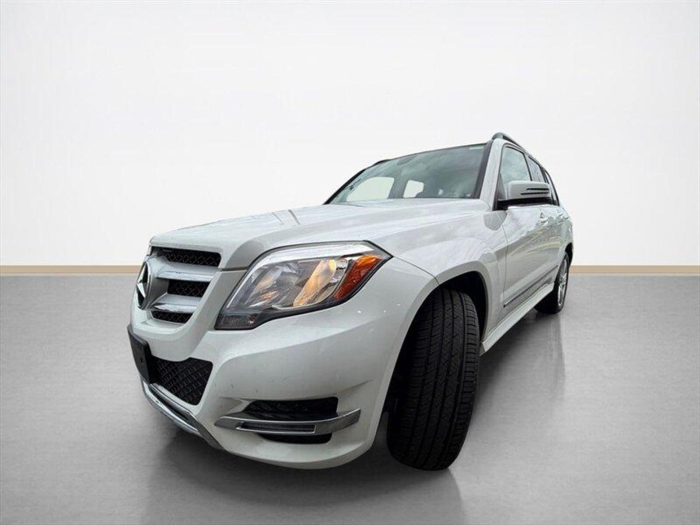 2014 Diamond White Metallic Mercedes-Benz GLK GLK 350 4MATIC and #174; (WDCGG8JB7EG) with an 3.5L V6 302hp 273ft. lbs. engine, Automatic transmission, located at 25355 Eames Street, Channahon, IL, 60410, (815) 467-1807, 41.429108, -88.228432 - Feast your eyes on this 2014 Mercedes-Benz GLK 350 4MATICwhere luxury meets power and sass meets sophistication. This beauty is rocking a 3.5L V6 engine that pumps out a juicy 302 horsepower and 273 ft-lbs of torque, ready to tackle city streets or open highways with style and confidence. With just- Photo#7