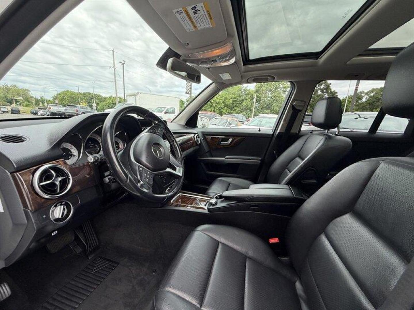 2014 Diamond White Metallic Mercedes-Benz GLK GLK 350 4MATIC and #174; (WDCGG8JB7EG) with an 3.5L V6 302hp 273ft. lbs. engine, Automatic transmission, located at 25355 Eames Street, Channahon, IL, 60410, (815) 467-1807, 41.429108, -88.228432 - Feast your eyes on this 2014 Mercedes-Benz GLK 350 4MATICwhere luxury meets power and sass meets sophistication. This beauty is rocking a 3.5L V6 engine that pumps out a juicy 302 horsepower and 273 ft-lbs of torque, ready to tackle city streets or open highways with style and confidence. With just- Photo#11