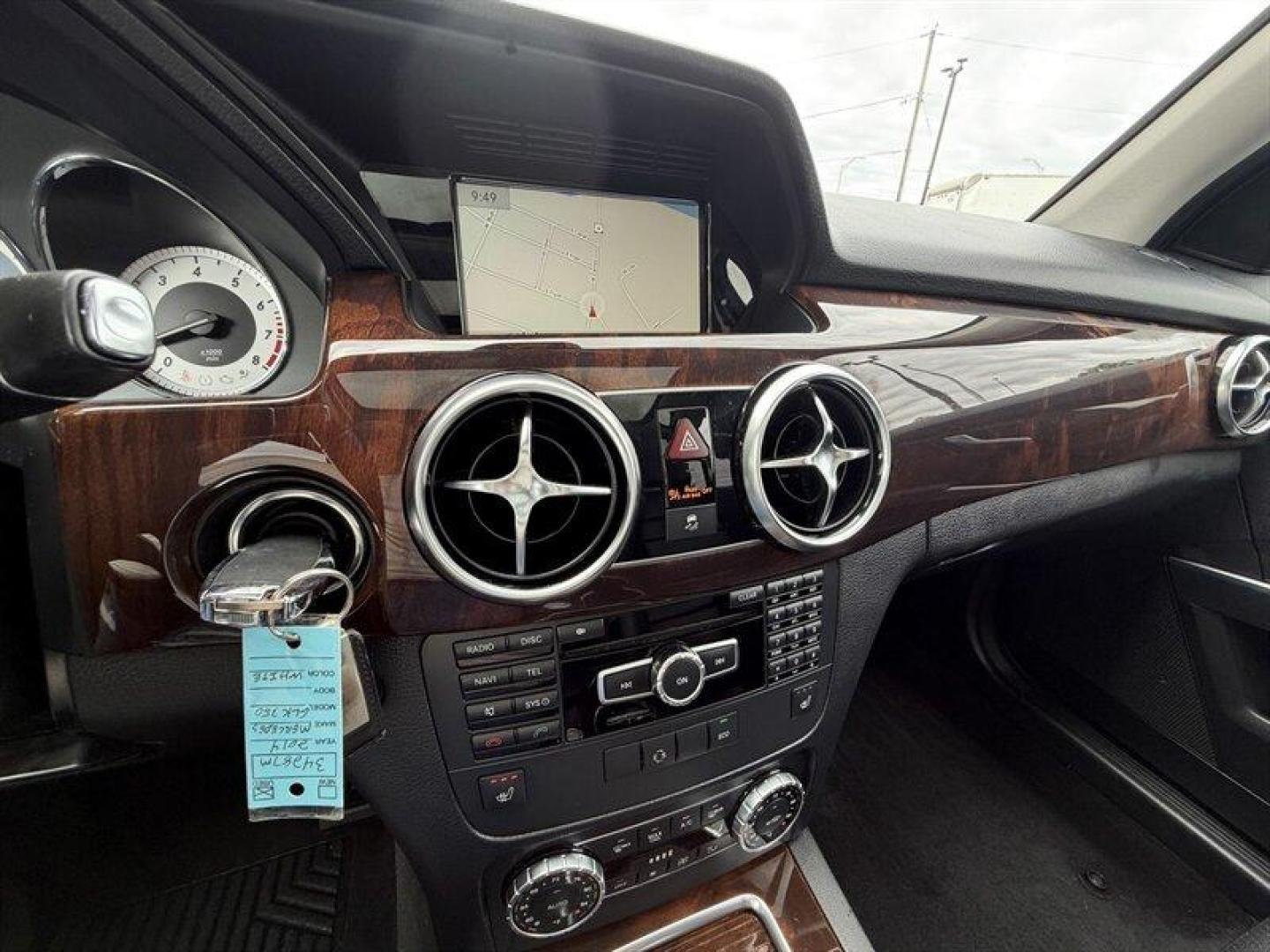 2014 Diamond White Metallic Mercedes-Benz GLK GLK 350 4MATIC and #174; (WDCGG8JB7EG) with an 3.5L V6 302hp 273ft. lbs. engine, Automatic transmission, located at 25355 Eames Street, Channahon, IL, 60410, (815) 467-1807, 41.429108, -88.228432 - Feast your eyes on this 2014 Mercedes-Benz GLK 350 4MATICwhere luxury meets power and sass meets sophistication. This beauty is rocking a 3.5L V6 engine that pumps out a juicy 302 horsepower and 273 ft-lbs of torque, ready to tackle city streets or open highways with style and confidence. With just- Photo#18