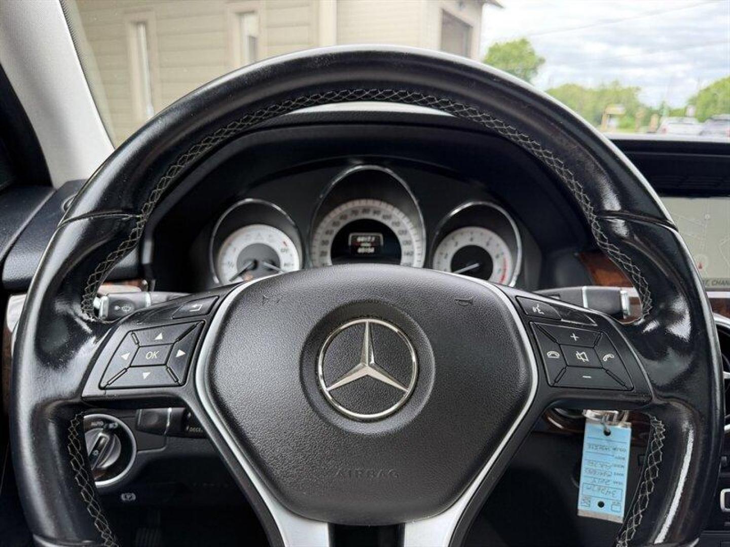 2014 Diamond White Metallic Mercedes-Benz GLK GLK 350 4MATIC and #174; (WDCGG8JB7EG) with an 3.5L V6 302hp 273ft. lbs. engine, Automatic transmission, located at 25355 Eames Street, Channahon, IL, 60410, (815) 467-1807, 41.429108, -88.228432 - Feast your eyes on this 2014 Mercedes-Benz GLK 350 4MATICwhere luxury meets power and sass meets sophistication. This beauty is rocking a 3.5L V6 engine that pumps out a juicy 302 horsepower and 273 ft-lbs of torque, ready to tackle city streets or open highways with style and confidence. With just- Photo#23