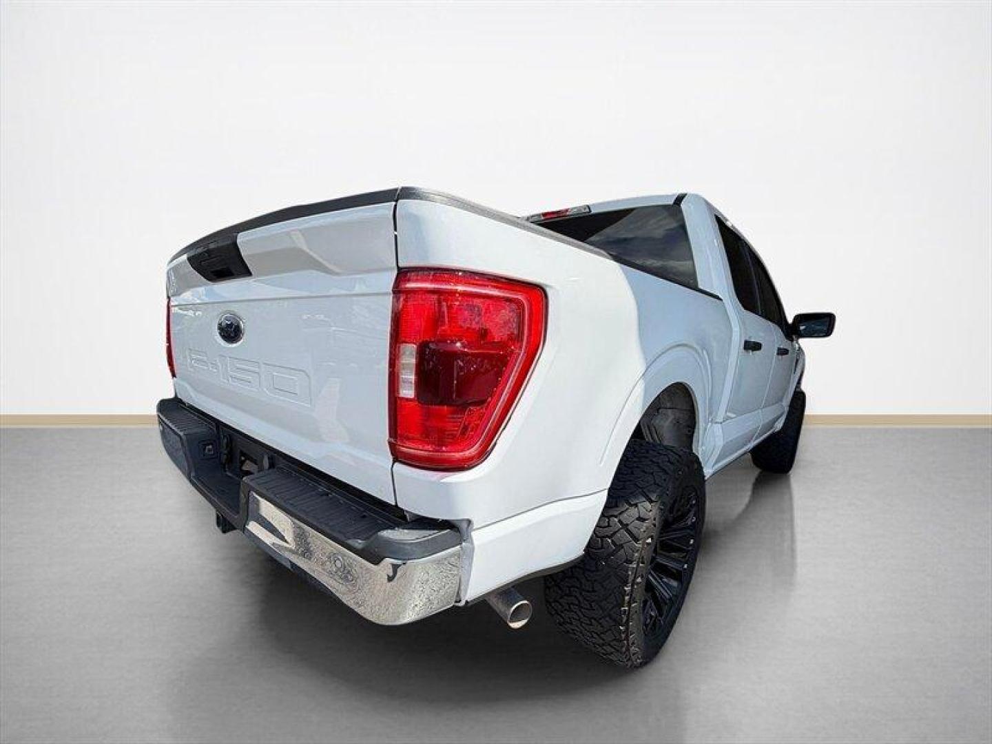 2022 Oxford White Ford F-150 XLT (1FTFW1E50NK) with an 5.0L Flex Fuel V8 400hp 410ft. lbs. engine, Automatic transmission, located at 25355 Eames Street, Channahon, IL, 60410, (815) 467-1807, 41.429108, -88.228432 - Forget the turbo debates. This one has the engine everyone asks for. A hard-to-find, true original 5.0L V8 under the hood, backed by the comfort and capability that made the F-150 America's favorite truck. 5.0L V8 Crew Cab 4x4 XLT Package Good miles Just serviced Texas truck Ready for work, towing- Photo#3
